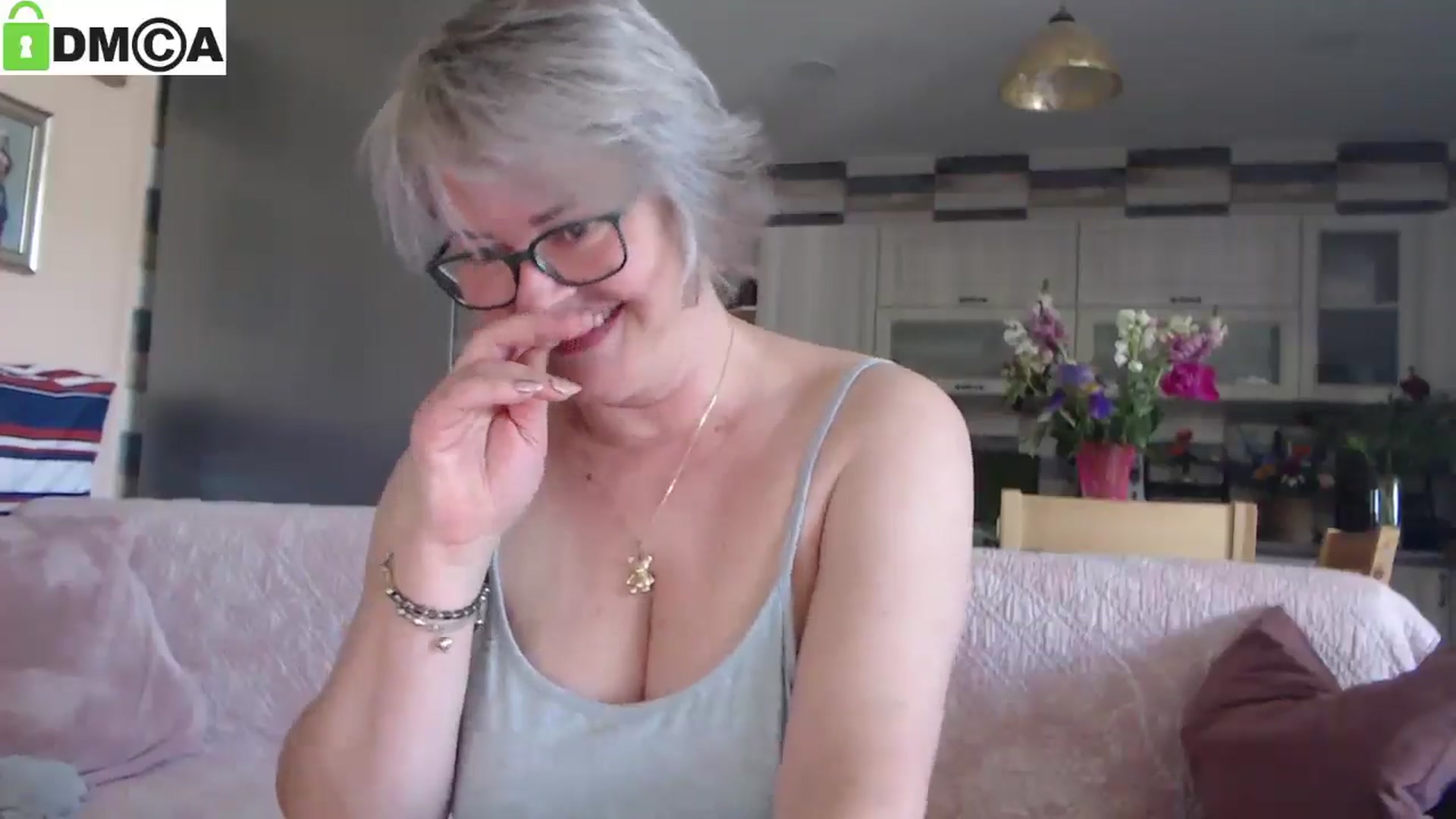 Gallery image thumbnail from silverjewel's myfreecams stream on, 05/20/2025, 09:49 image 3 of 20