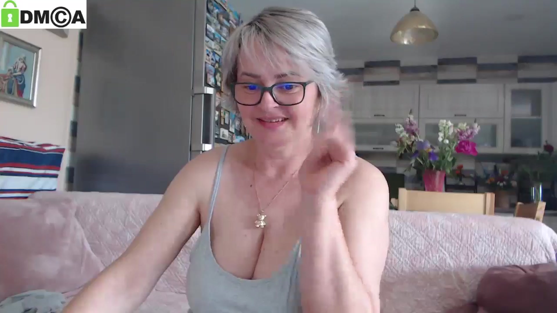 Gallery image thumbnail from silverjewel's myfreecams stream on, 05/20/2025, 10:56 image 13 of 20