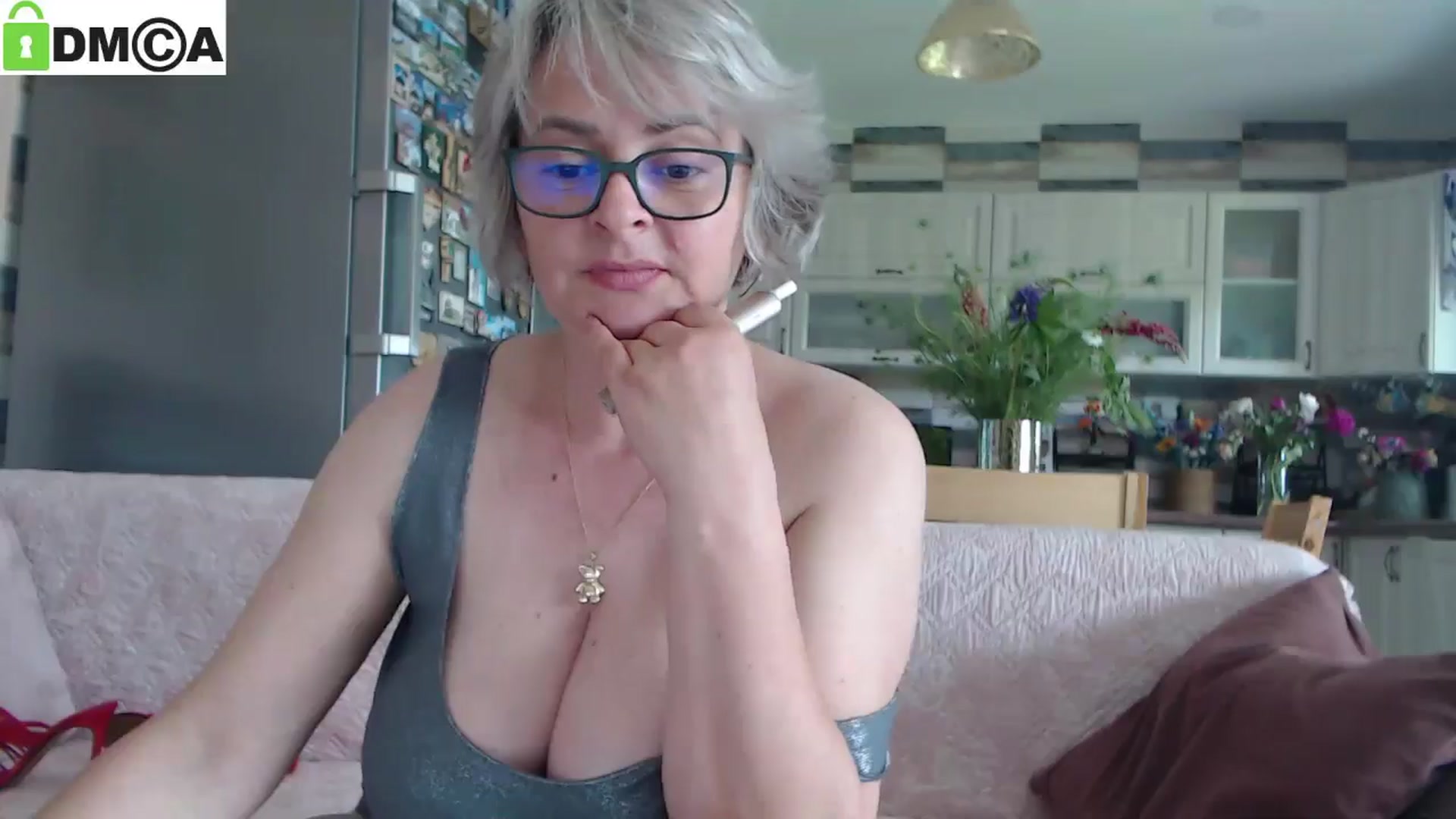 Gallery image thumbnail from silverjewel's myfreecams stream on, 05/24/2025, 09:47 image 10 of 20
