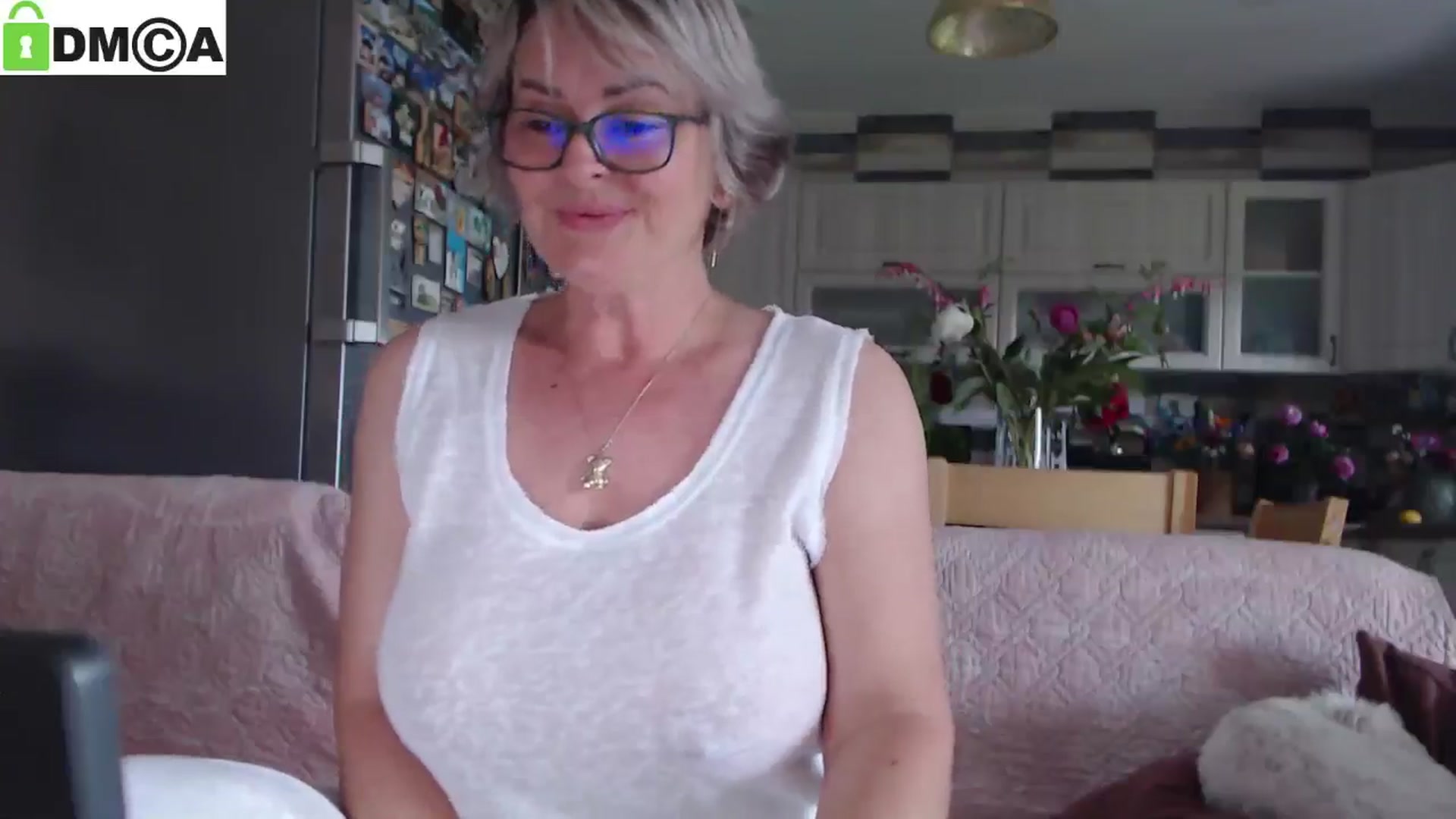 Gallery image thumbnail from silverjewel's myfreecams stream on, 05/26/2025, 08:34 image 13 of 20