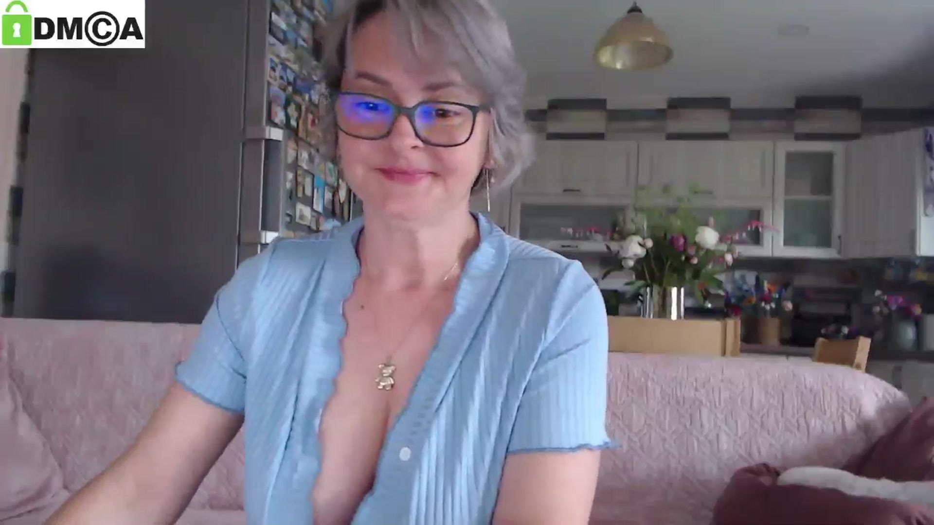 Gallery image thumbnail from silverjewel's myfreecams stream on, 05/28/2025, 08:27 image 4 of 20