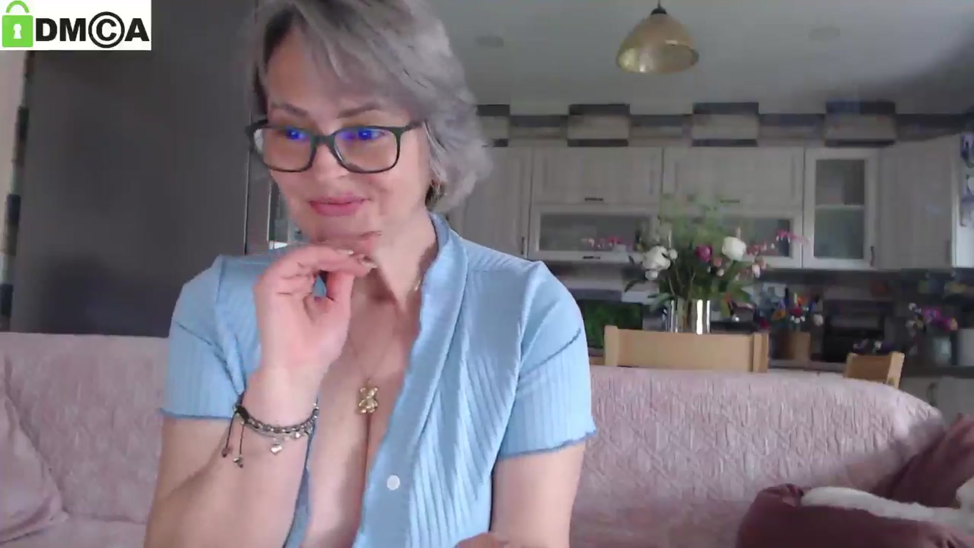 Gallery image thumbnail from silverjewel's myfreecams stream on, 05/28/2025, 08:27 image 6 of 20