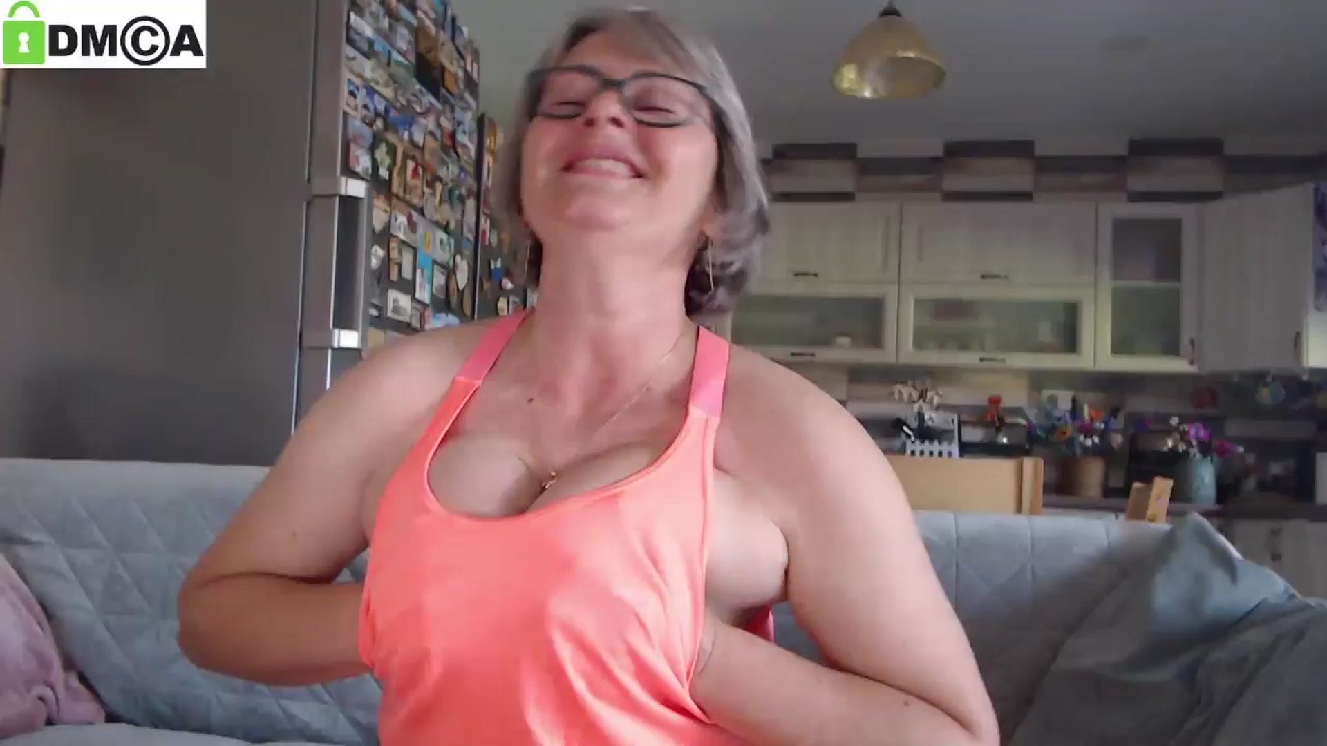 Gallery image thumbnail from silverjewel's myfreecams stream on, 06/16/2025, 07:21 image 14 of 20