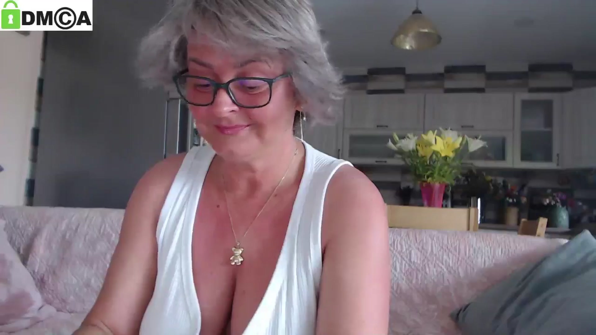 Gallery image thumbnail from silverjewel's myfreecams stream on, 06/24/2025, 09:10 image 8 of 20