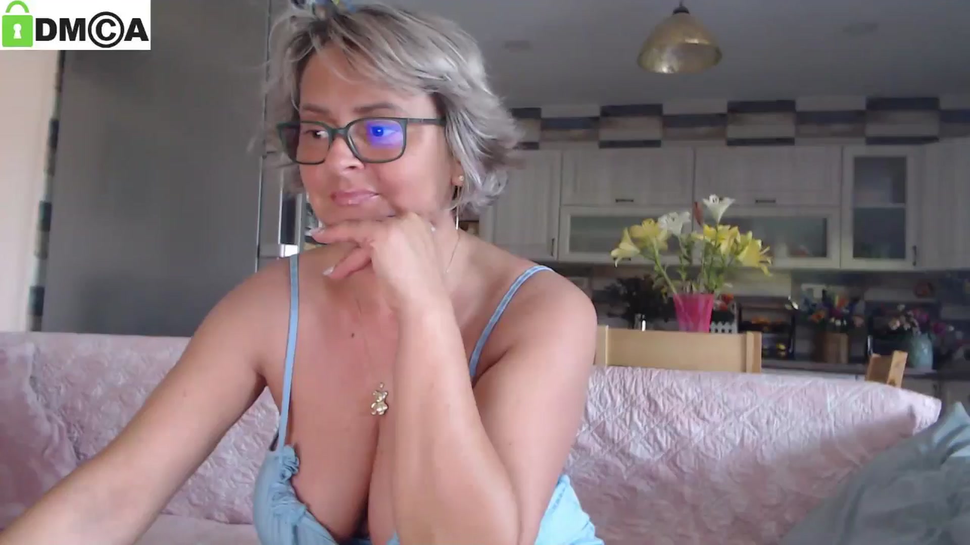 Gallery image thumbnail from silverjewel's myfreecams stream on, 06/27/2025, 07:55 image 1 of 20