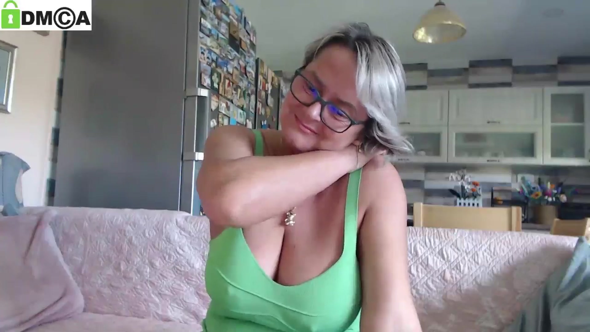 Gallery image thumbnail from silverjewel's myfreecams stream on, 07/10/2025, 09:27 image 11 of 20