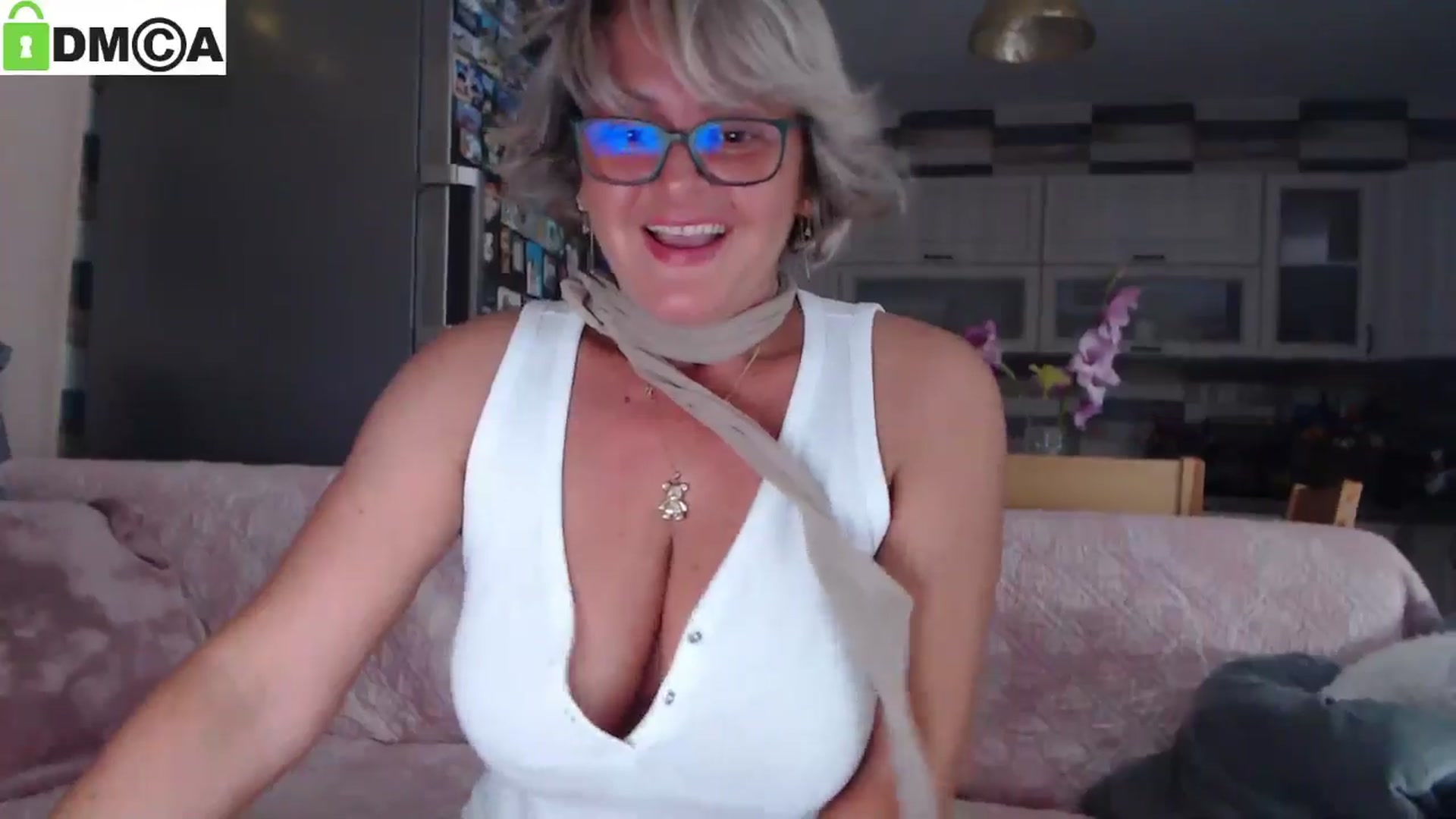 Gallery image thumbnail from silverjewel's myfreecams stream on, 07/22/2025, 15:41 image 3 of 20