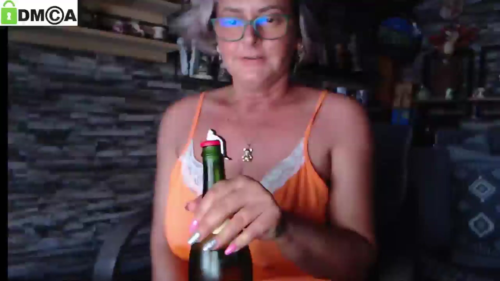 Gallery image thumbnail from silverjewel's myfreecams stream on, 07/25/2025, 18:53 image 1 of 20