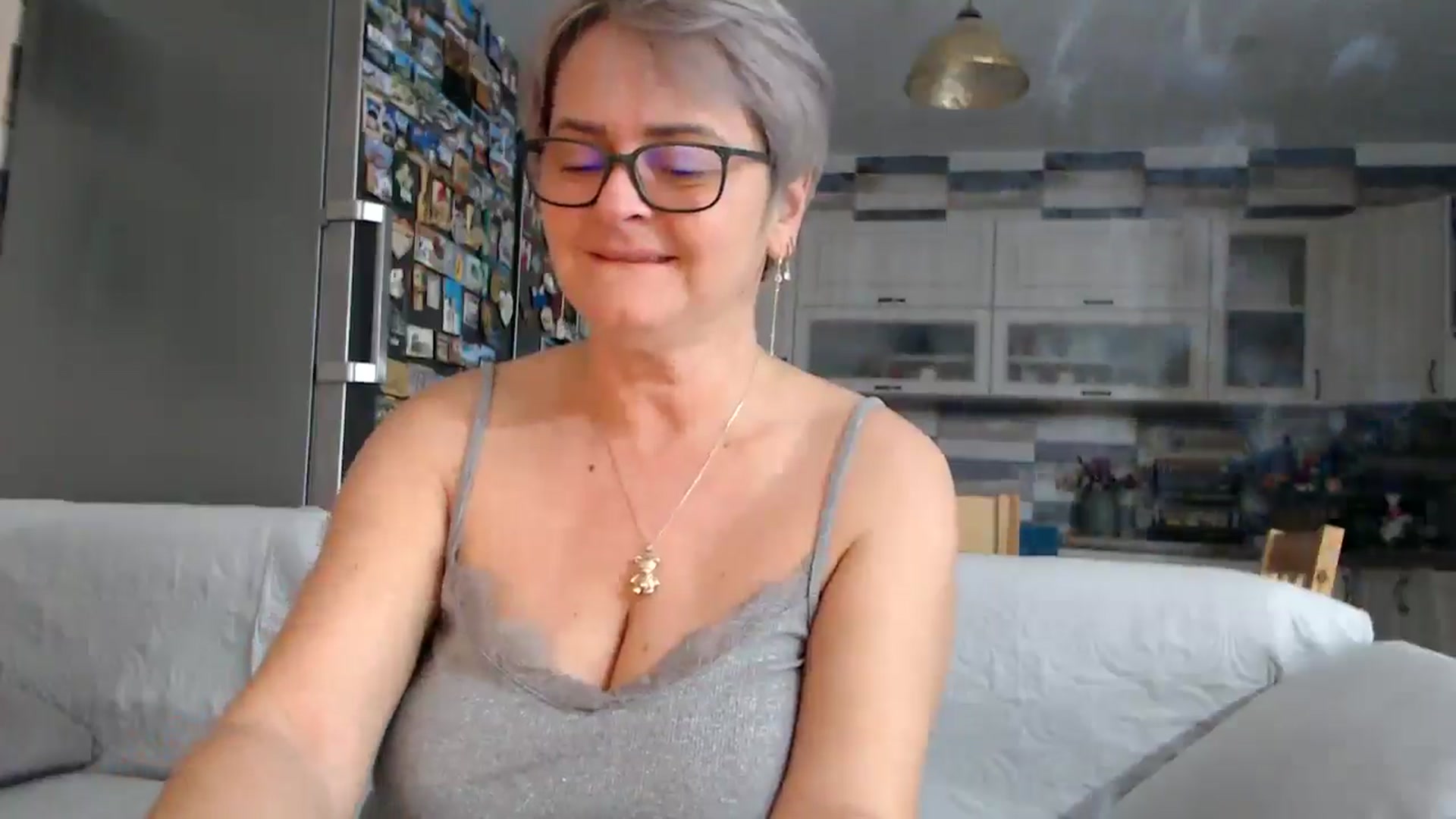 Gallery image thumbnail from silverjewel's myfreecams stream on, 10/18/2025, 10:32 image 2 of 20