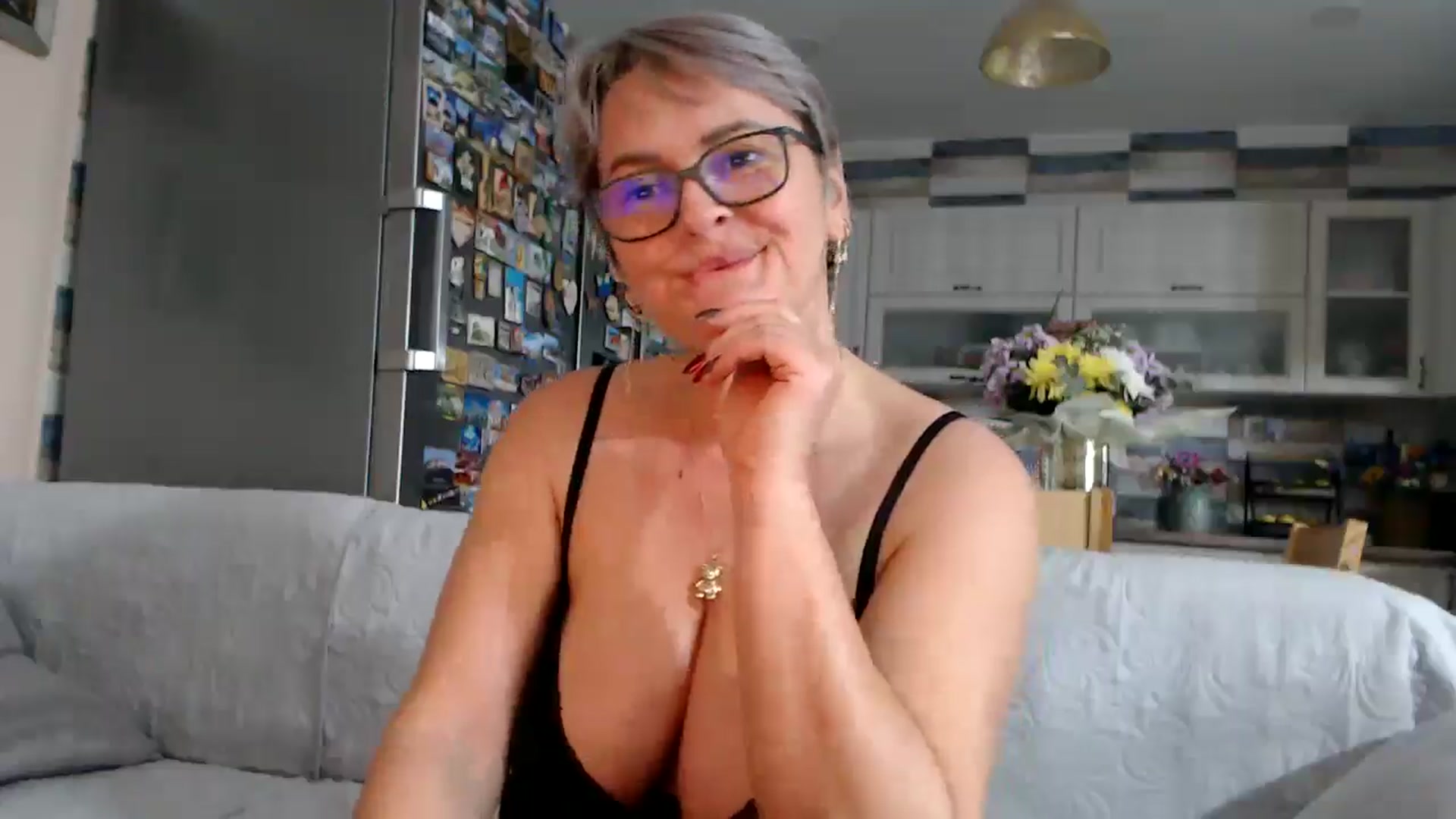 Gallery image thumbnail from silverjewel's myfreecams stream on, 10/24/2025, 09:48 image 14 of 20