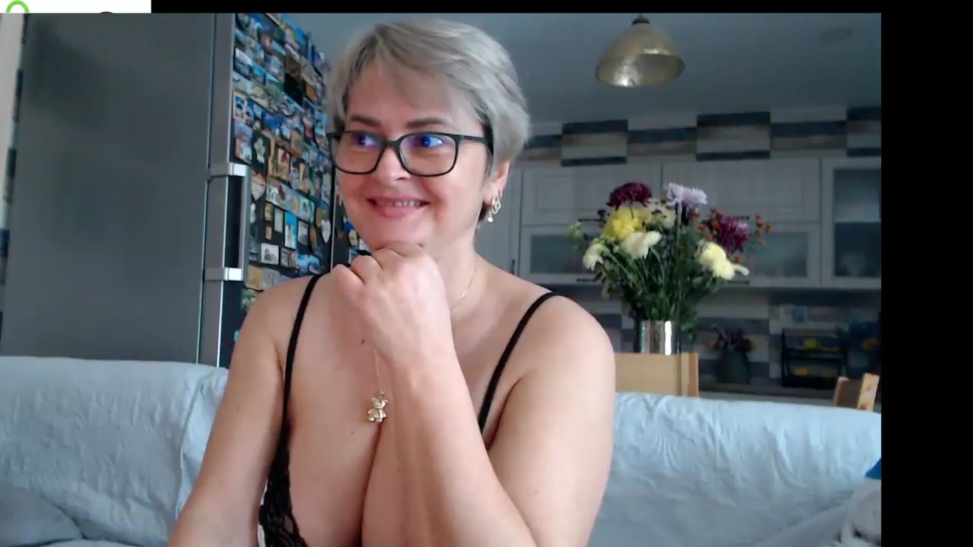 Gallery image thumbnail from silverjewel's myfreecams stream on, 10/31/2025, 09:51 image 12 of 20