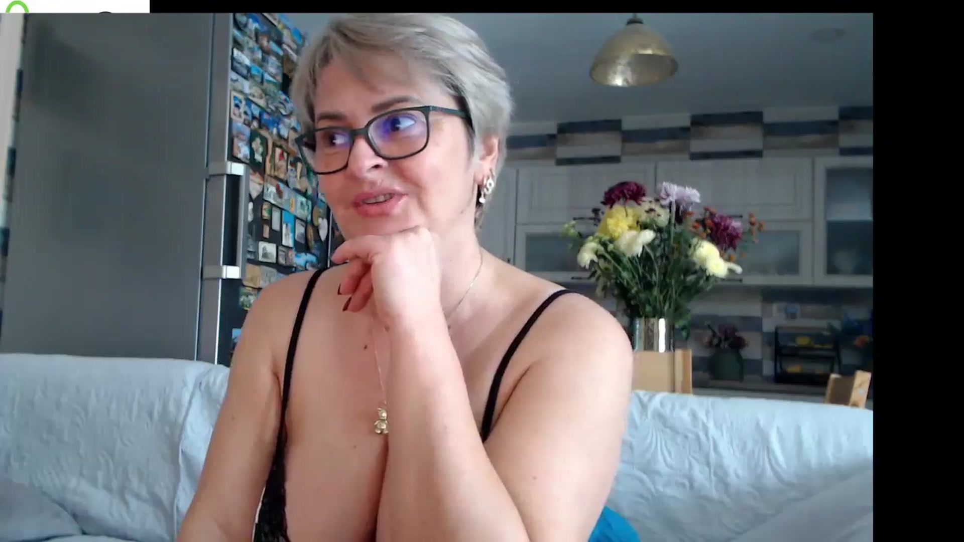 Gallery image thumbnail from silverjewel's myfreecams stream on, 10/31/2025, 09:51 image 10 of 20