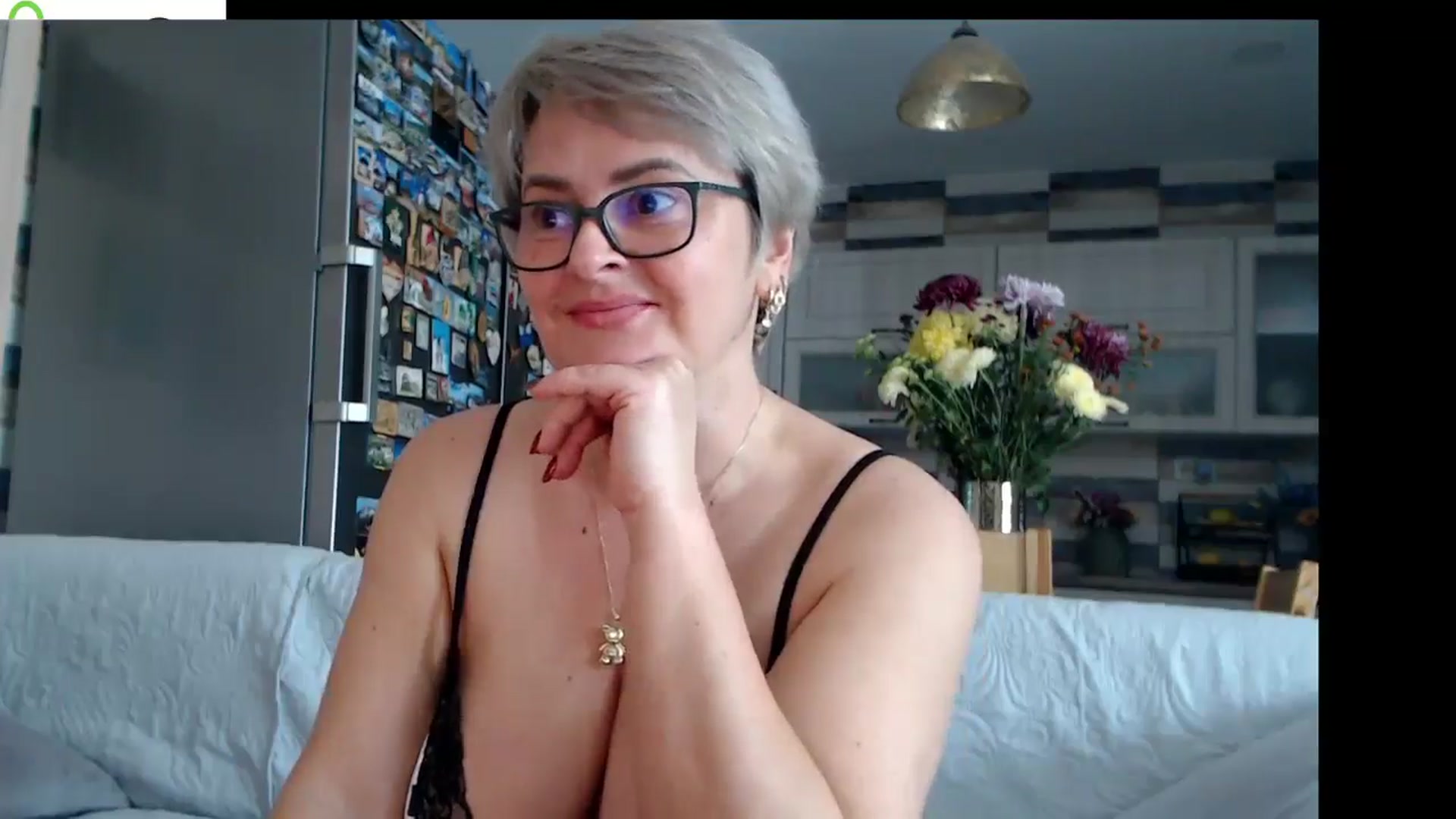 Gallery image thumbnail from silverjewel's myfreecams stream on, 10/31/2025, 09:51 image 4 of 20