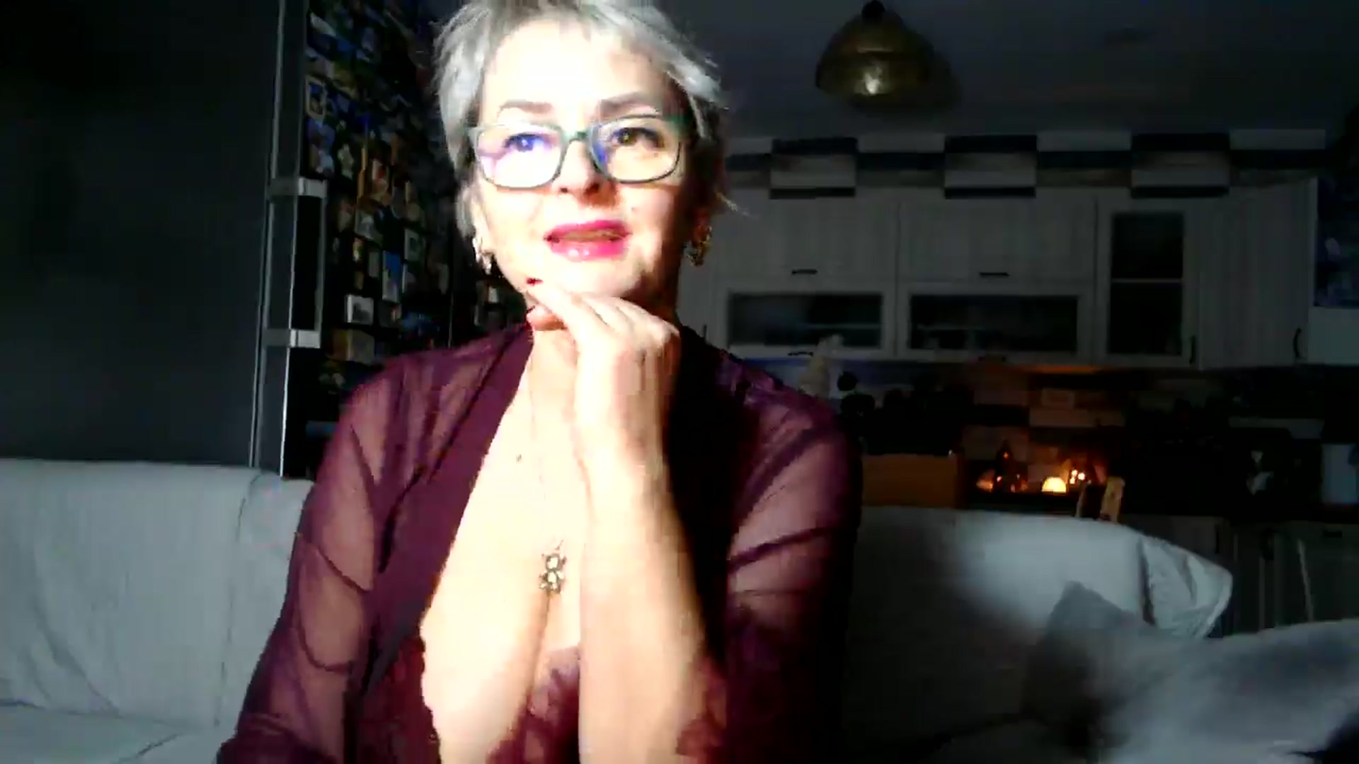 Gallery image thumbnail from silverjewel's myfreecams stream on, 12/29/2025, 19:00 image 4 of 20