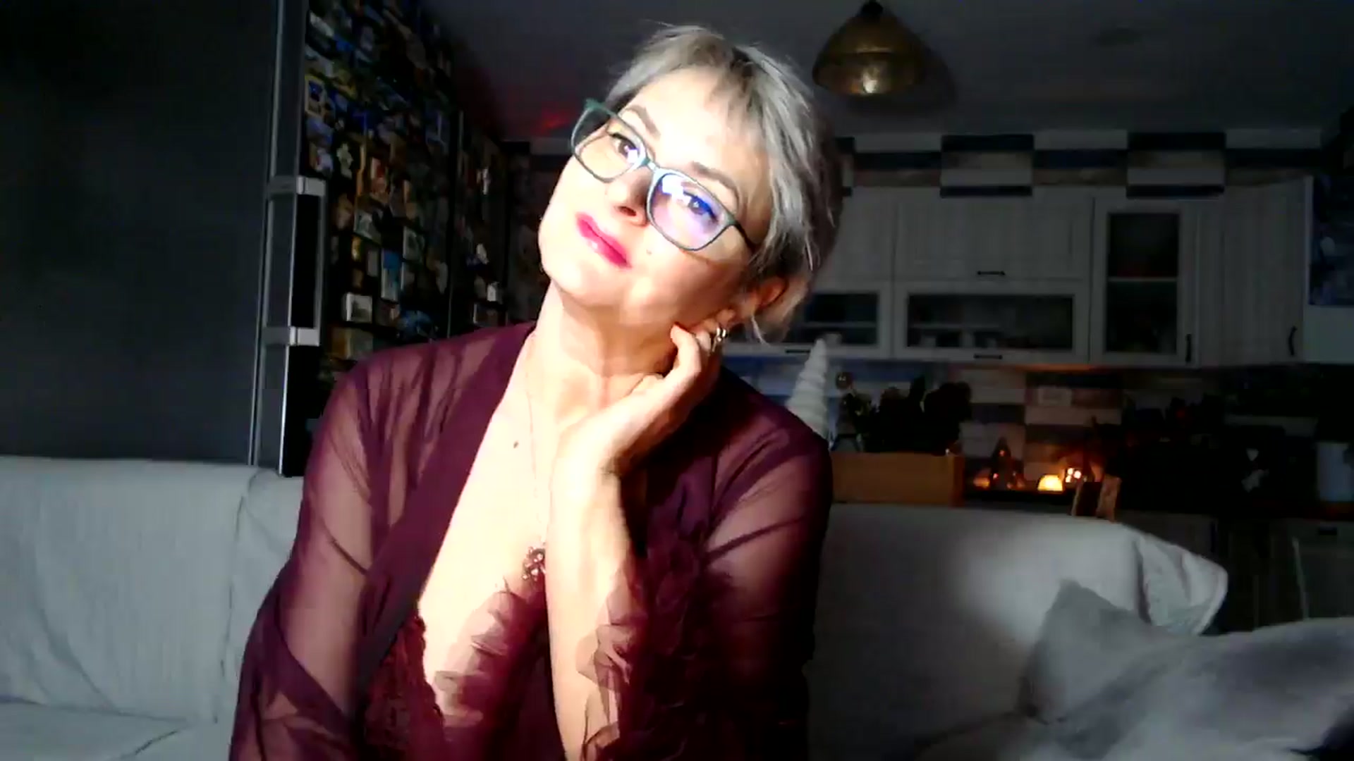 Gallery image thumbnail from silverjewel's myfreecams stream on, 12/29/2025, 19:00 image 3 of 20
