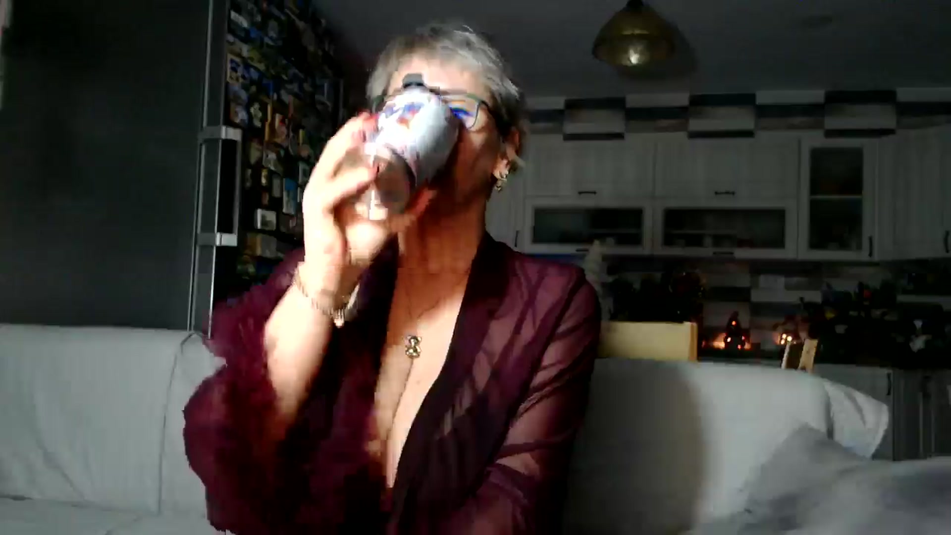 Gallery image thumbnail from silverjewel's myfreecams stream on, 12/29/2025, 19:53 image 2 of 20