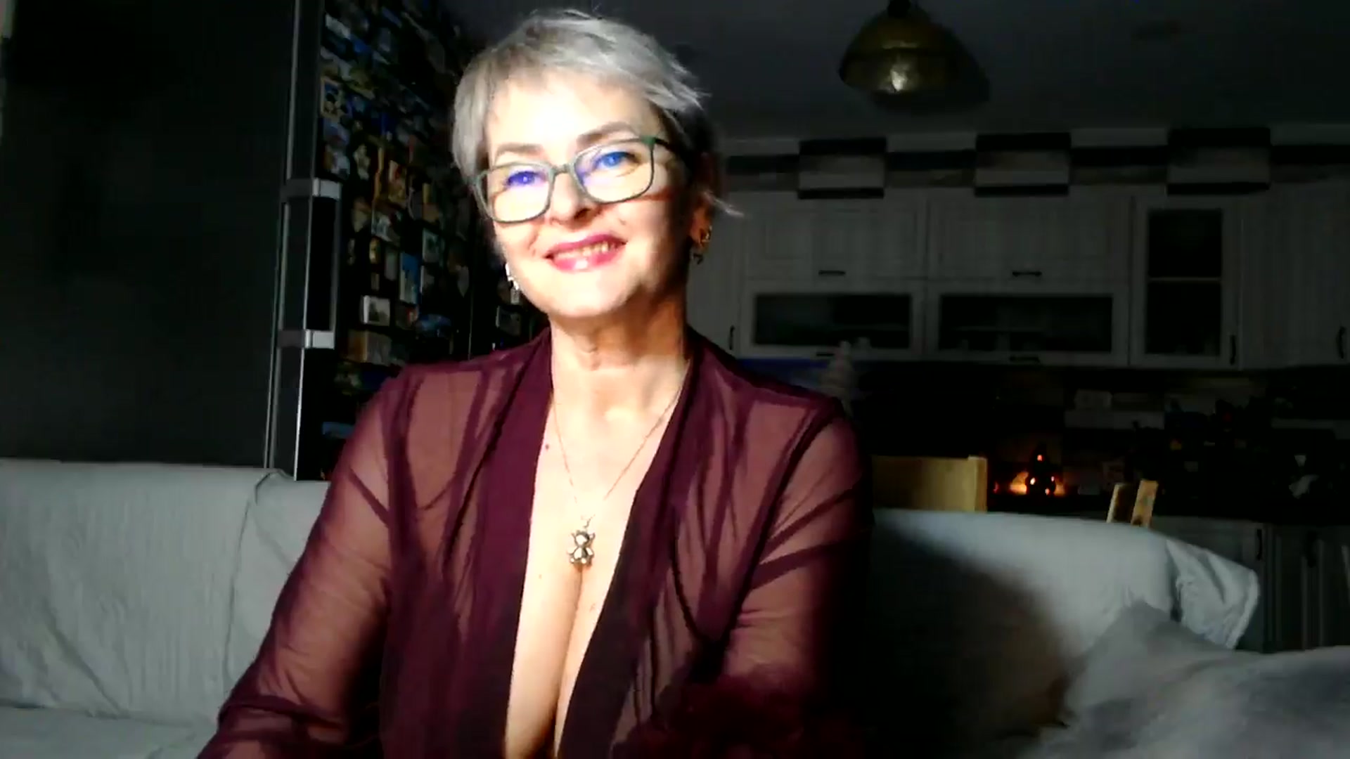 Gallery image thumbnail from silverjewel's myfreecams stream on, 12/29/2025, 19:53 image 17 of 20