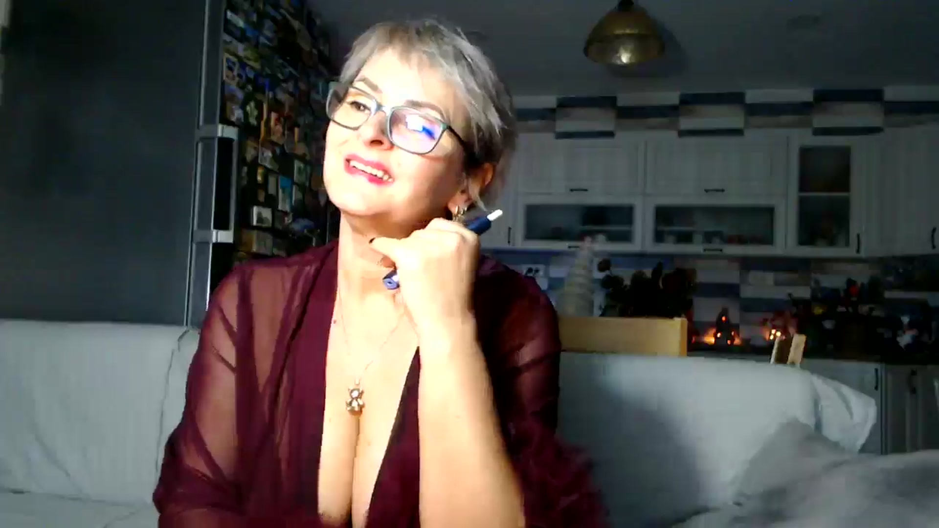 Gallery image thumbnail from silverjewel's myfreecams stream on, 12/29/2025, 19:53 image 9 of 20