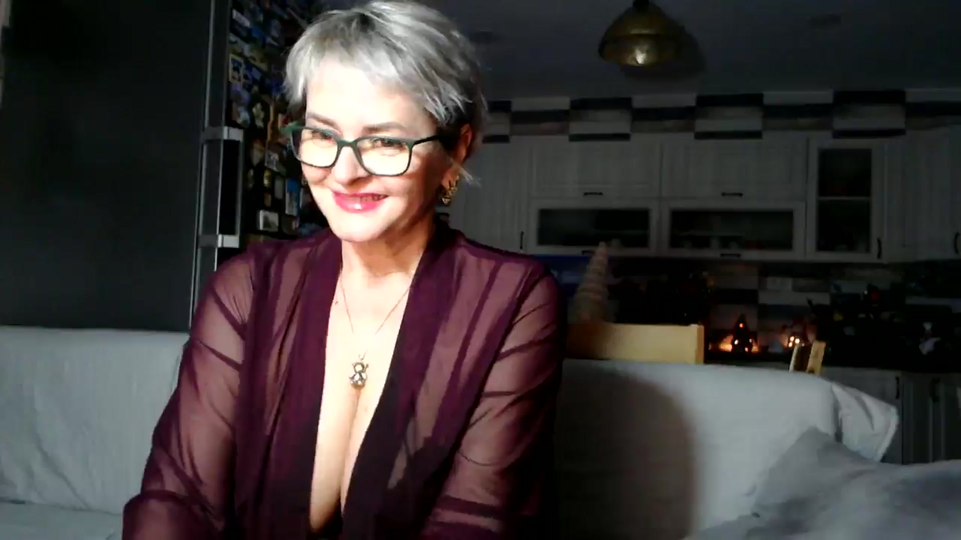 Gallery image thumbnail from silverjewel's myfreecams stream on, 12/29/2025, 19:53 image 3 of 20