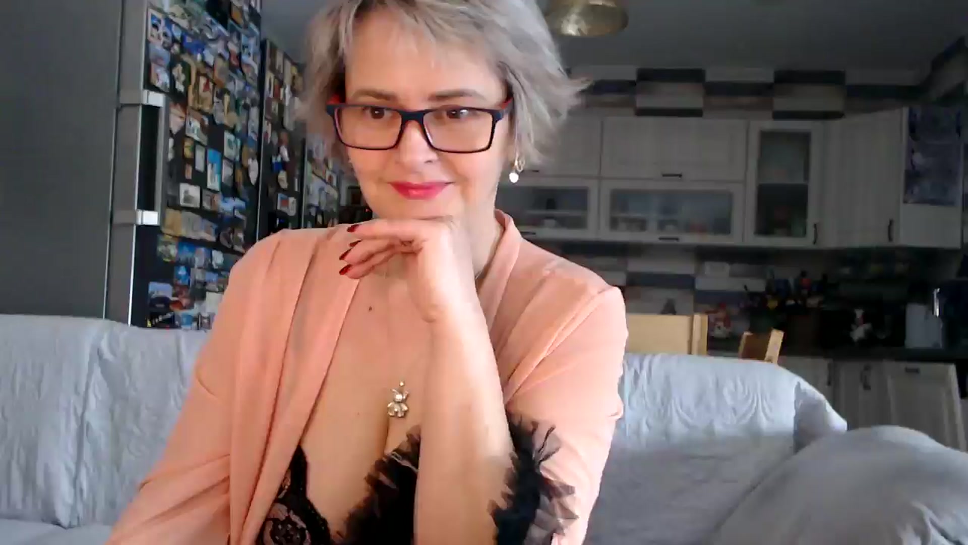 Gallery image thumbnail from silverjewel's myfreecams stream on, 01/15/2026, 12:12 image 11 of 20