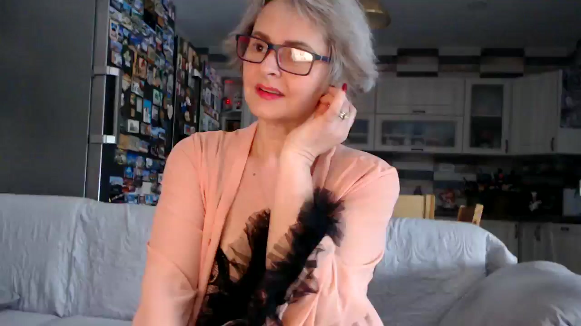 Gallery image thumbnail from silverjewel's myfreecams stream on, 01/15/2026, 12:12 image 1 of 20