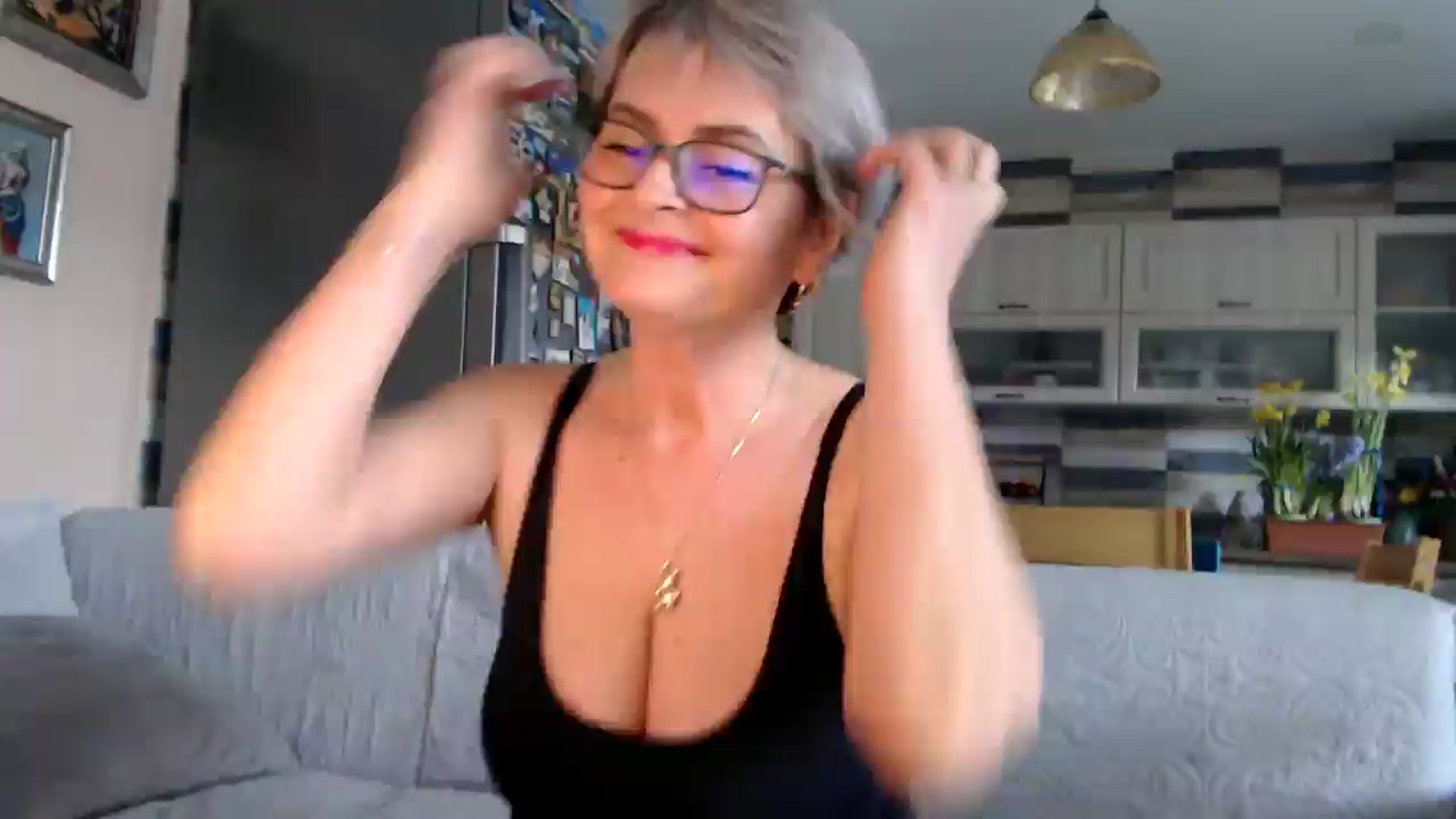 Gallery image thumbnail from silverjewel's myfreecams stream on, 01/29/2026, 10:40 image 2 of 20