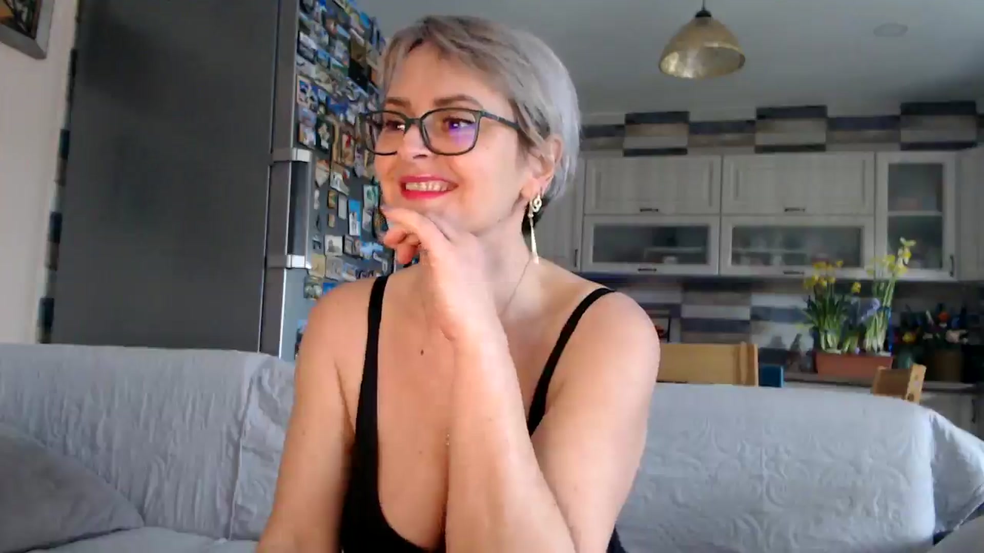 Gallery image thumbnail from silverjewel's myfreecams stream on, 01/29/2026, 11:44 image 15 of 20