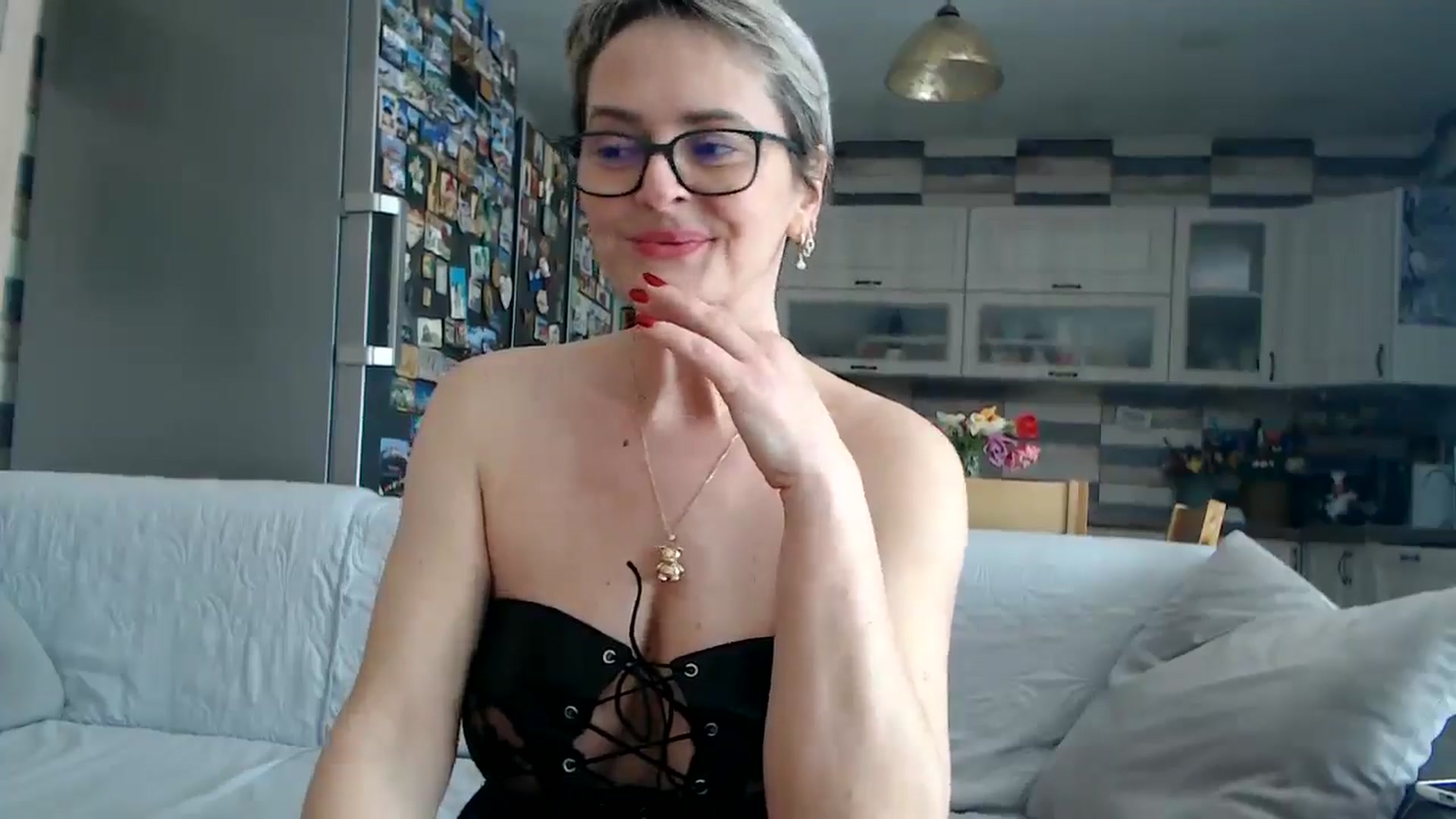 Gallery image thumbnail from silverjewel's myfreecams stream on, 03/05/2026, 11:47 image 18 of 20