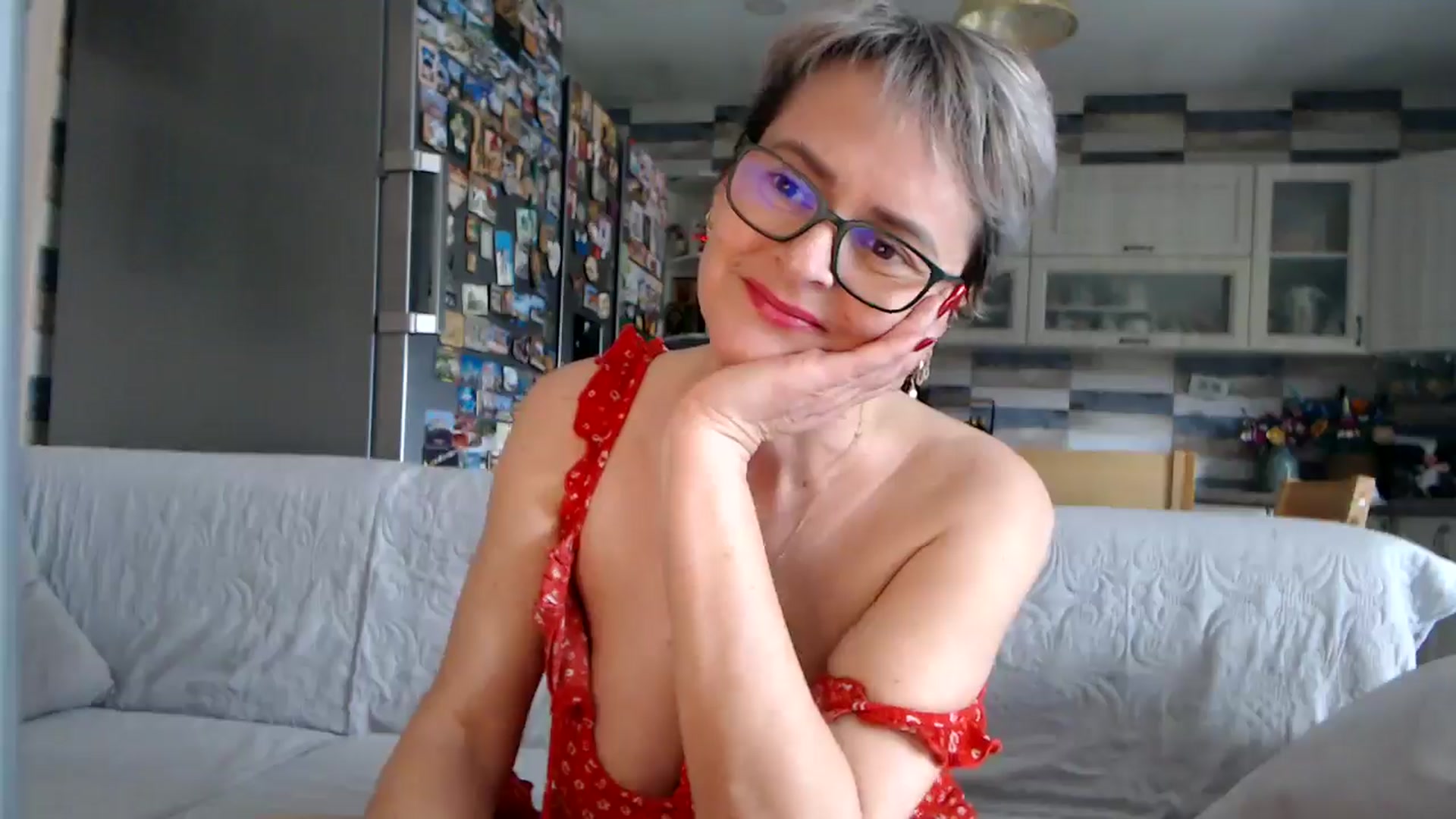 Gallery image thumbnail from silverjewel's myfreecams stream on, 03/19/2026, 11:33 image 3 of 20