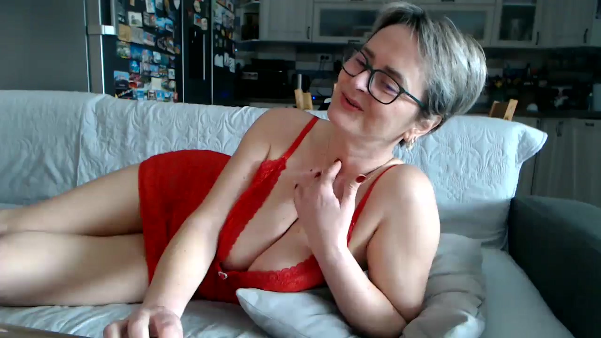 Gallery image thumbnail from silverjewel's myfreecams stream on, 03/21/2026, 12:01 image 7 of 20