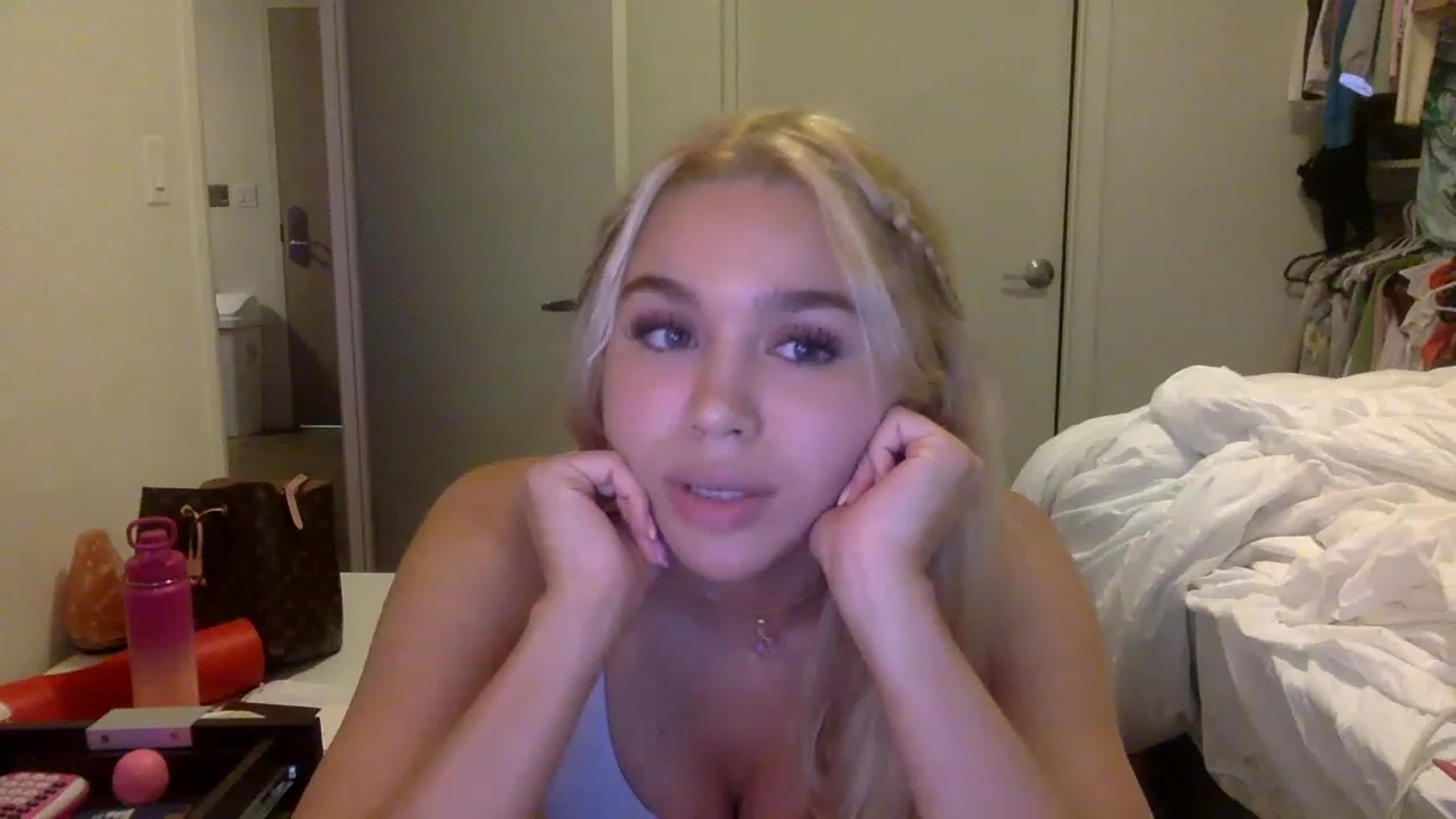 Gallery image thumbnail from sincerelypeny's myfreecams stream on, 11/21/2022, 03:51 image 14 of 20