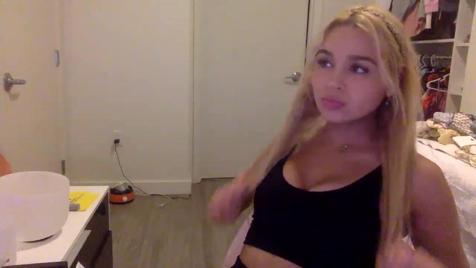 Gallery image thumbnail from sincerelypeny's myfreecams stream on, 12/02/2022, 02:39 image 10 of 20