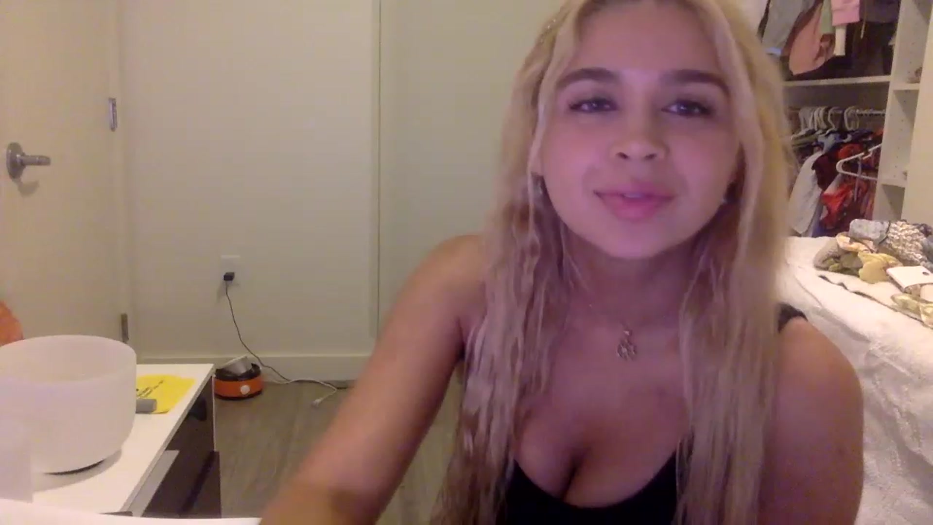 Gallery image thumbnail from sincerelypeny's myfreecams stream on, 12/02/2022, 02:39 image 11 of 20