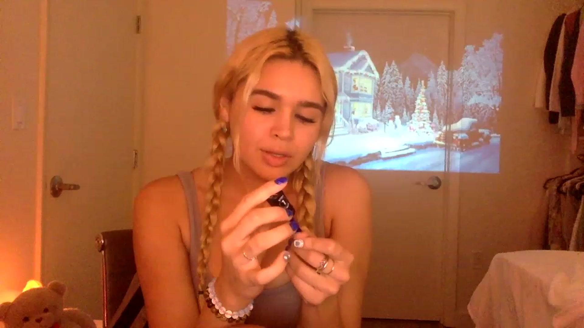 Gallery image thumbnail from sincerelypeny's myfreecams stream on, 12/15/2022, 04:21 image 7 of 20