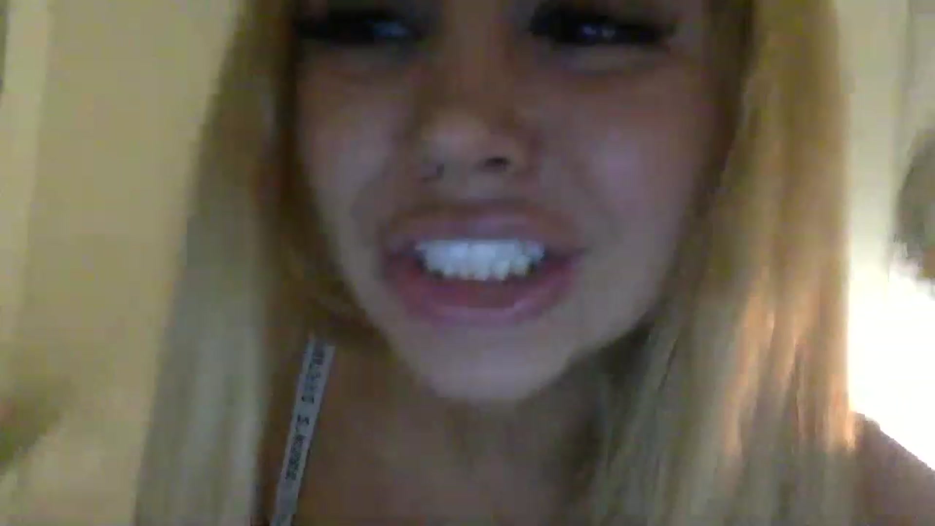 Gallery image thumbnail from sincerelypeny's myfreecams stream on, 12/16/2022, 04:54 image 17 of 20