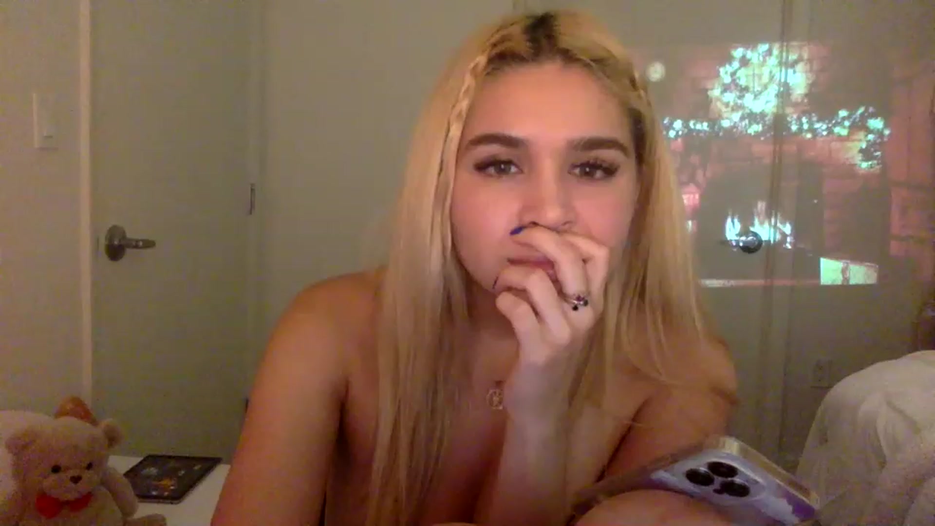 Gallery image thumbnail from sincerelypeny's myfreecams stream on, 12/16/2022, 08:48 image 19 of 20