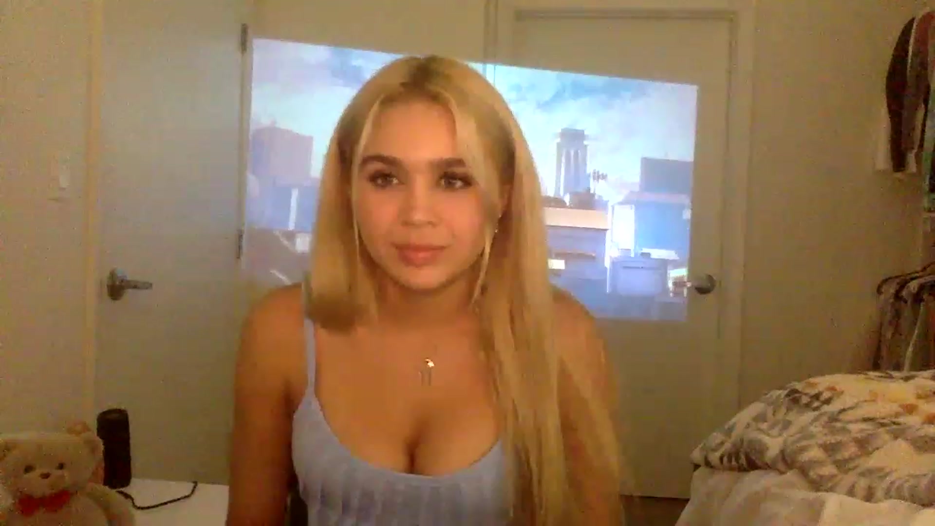 Gallery image thumbnail from sincerelypeny's myfreecams stream on, 12/21/2022, 01:25 image 6 of 20