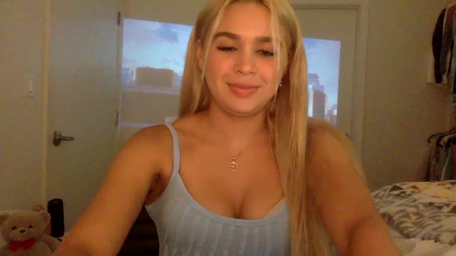 Gallery image thumbnail from sincerelypeny's myfreecams stream on, 12/21/2022, 01:25 image 3 of 20
