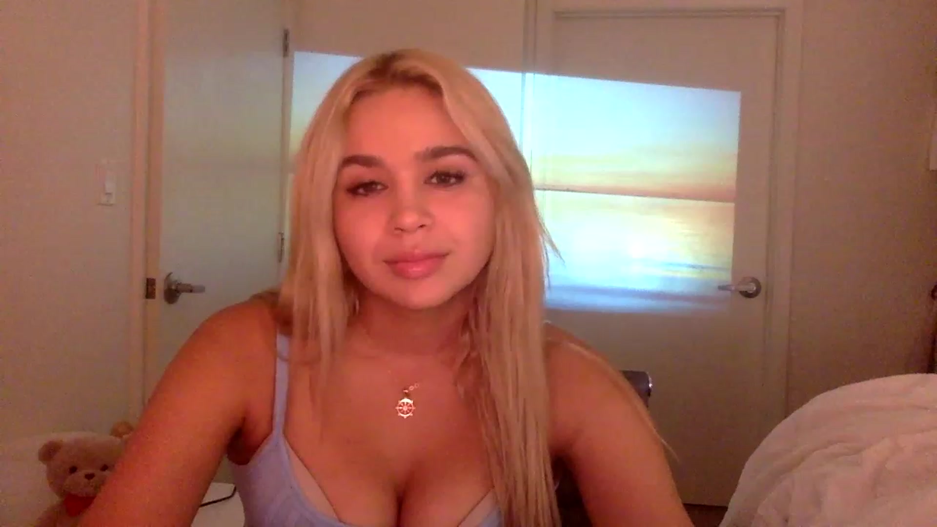 Gallery image thumbnail from sincerelypeny's myfreecams stream on, 12/21/2022, 03:27 image 10 of 20