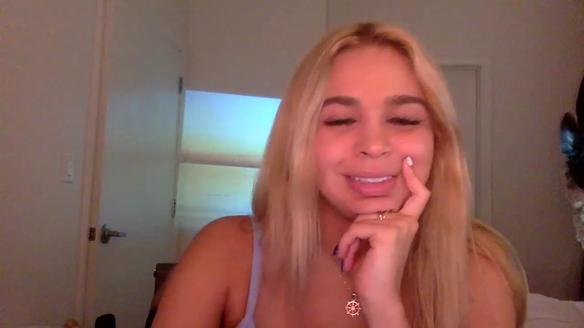 Gallery image thumbnail from sincerelypeny's myfreecams stream on, 12/21/2022, 03:27 image 5 of 20