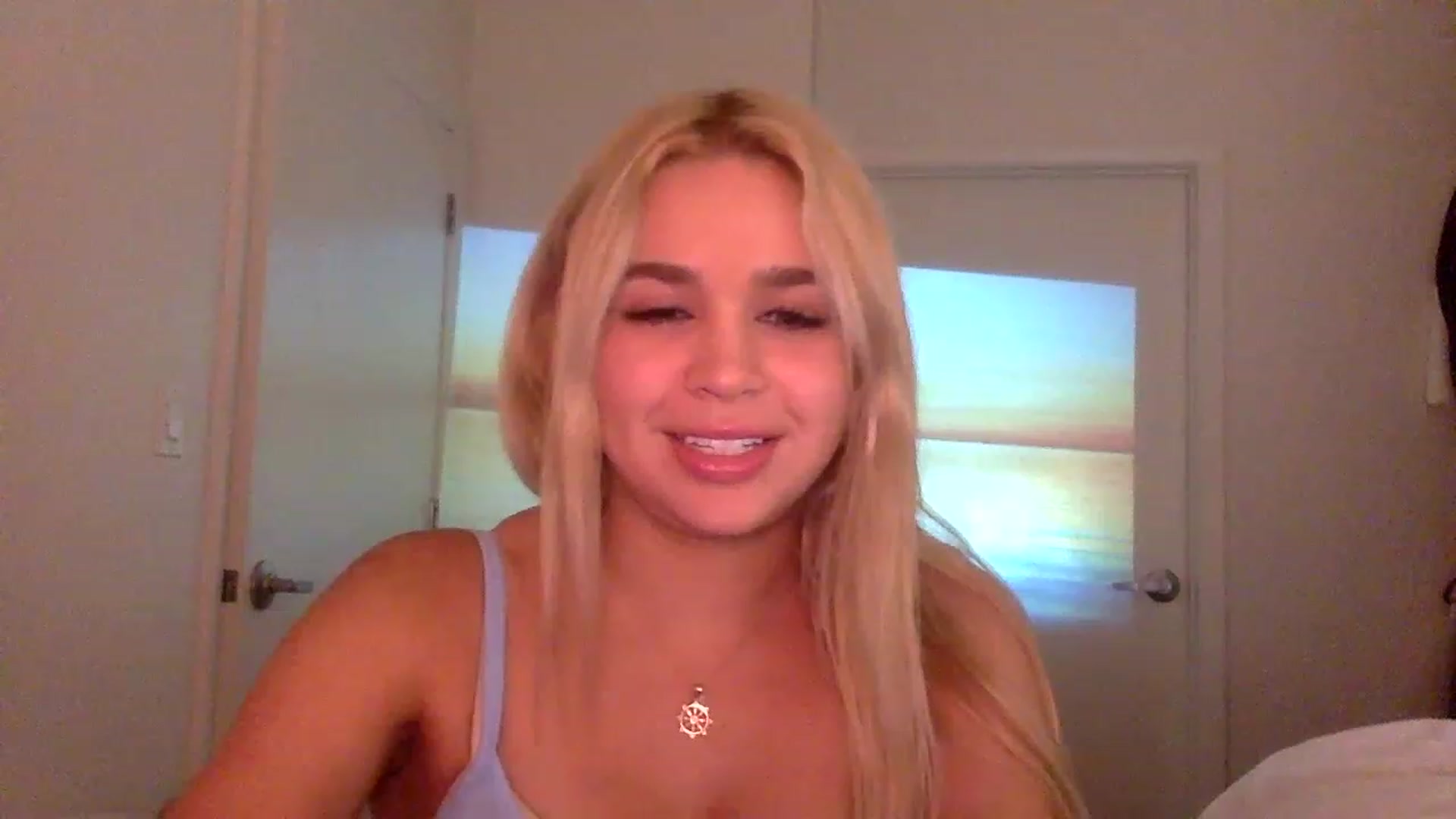 Gallery image thumbnail from sincerelypeny's myfreecams stream on, 12/21/2022, 03:27 image 8 of 20