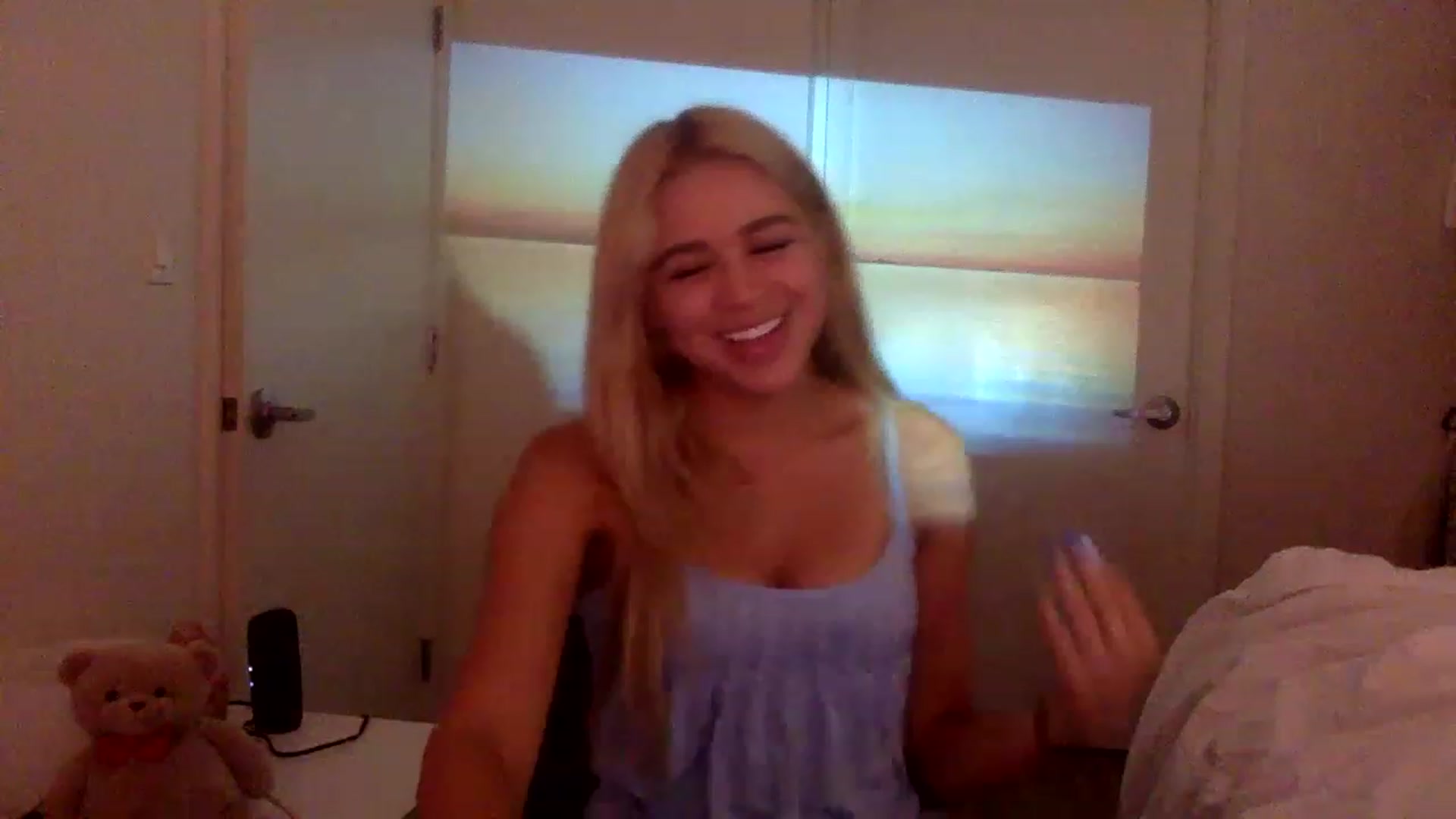Gallery image thumbnail from sincerelypeny's myfreecams stream on, 12/21/2022, 03:27 image 4 of 20