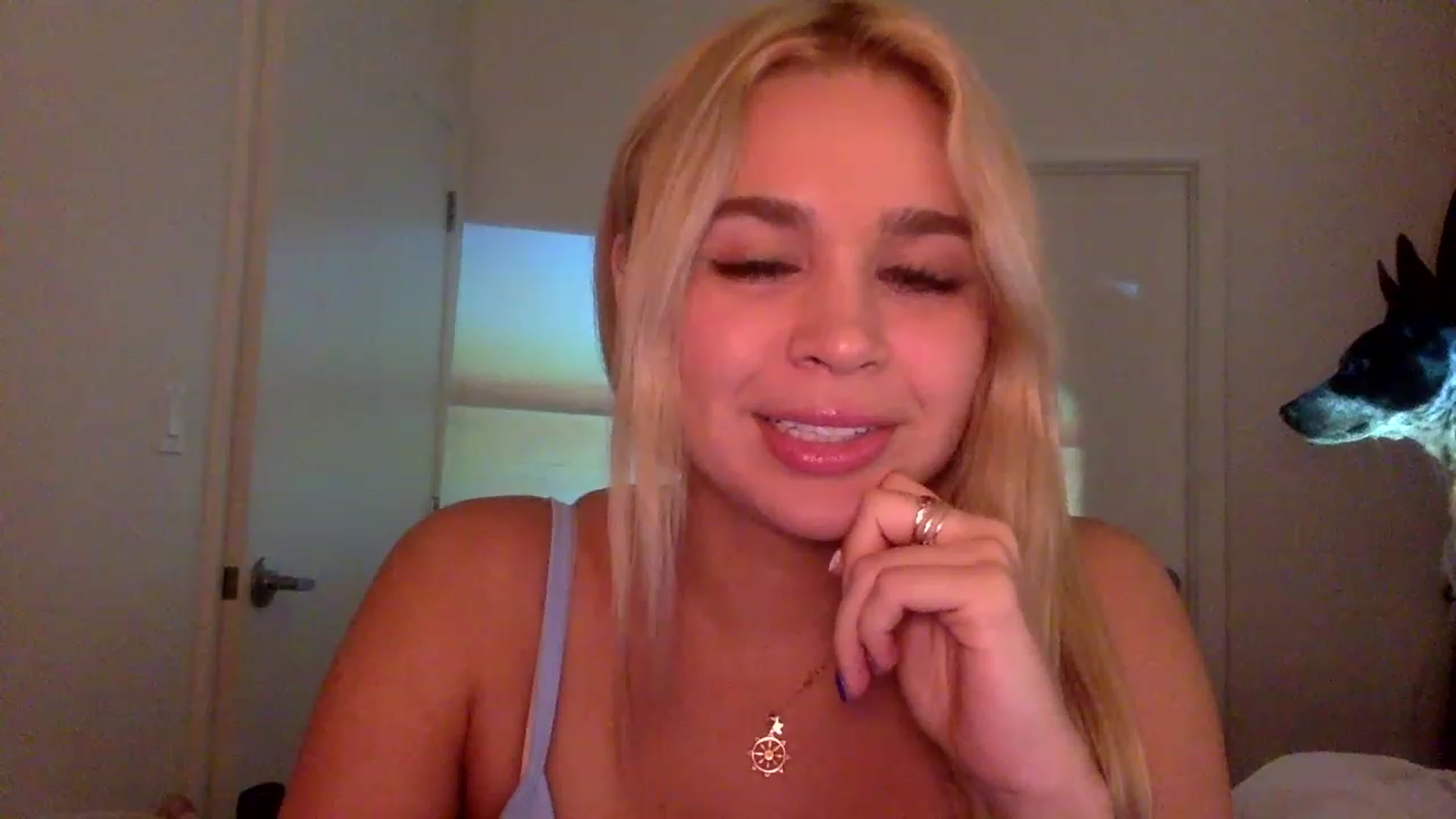 Gallery image thumbnail from sincerelypeny's myfreecams stream on, 12/21/2022, 03:27 image 6 of 20