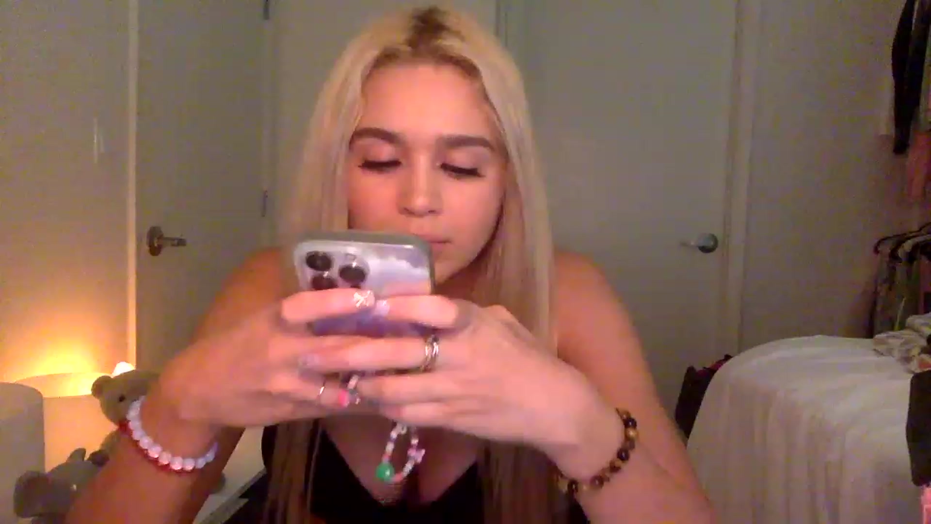 Gallery image thumbnail from sincerelypeny's myfreecams stream on, 12/22/2022, 06:25 image 17 of 20