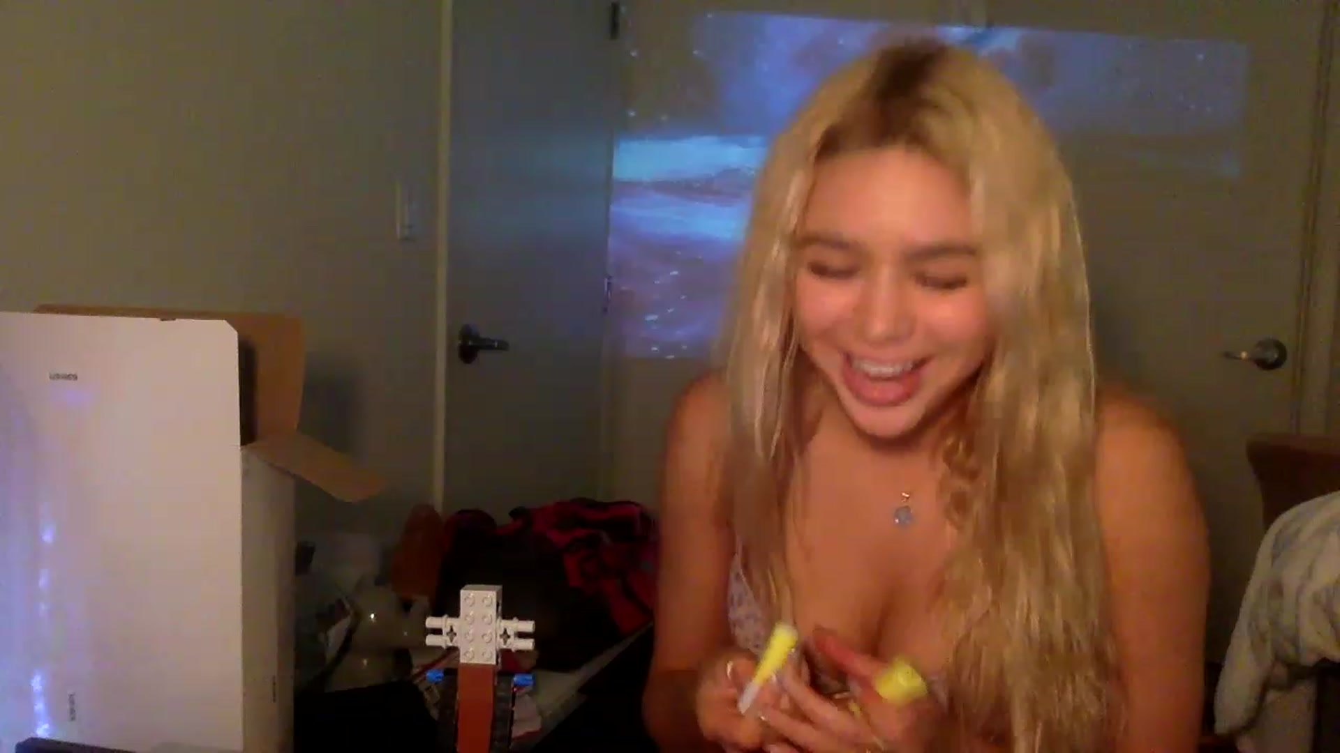 Gallery image thumbnail from sincerelypeny's myfreecams stream on, 01/07/2023, 08:05 image 15 of 20