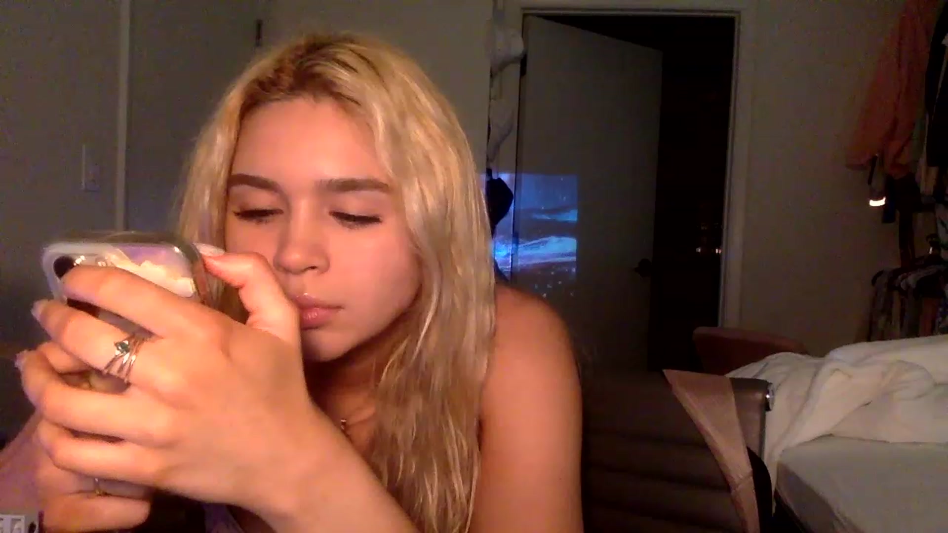 Gallery image thumbnail from sincerelypeny's myfreecams stream on, 01/07/2023, 09:17 image 7 of 20