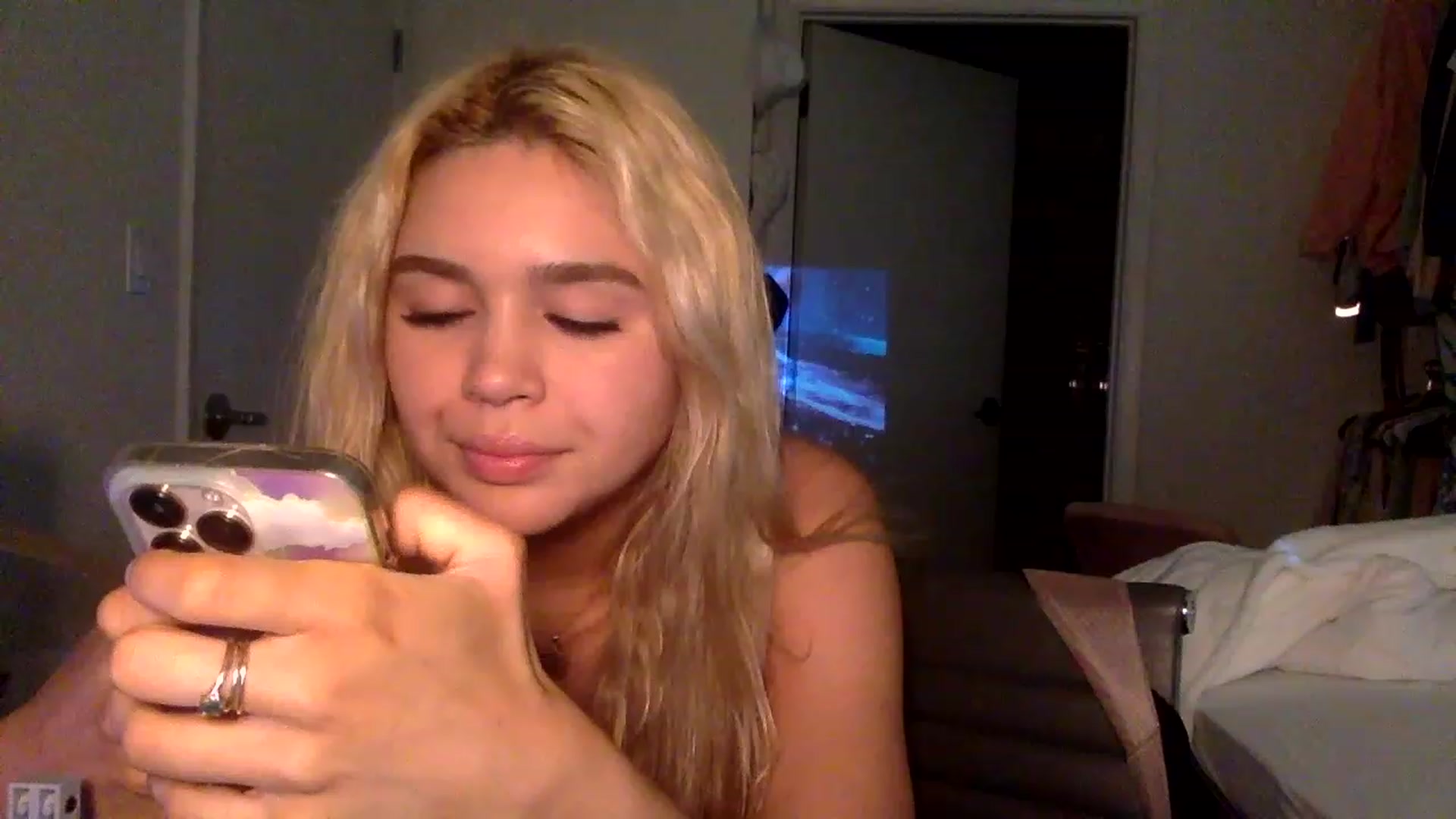 Gallery image thumbnail from sincerelypeny's myfreecams stream on, 01/07/2023, 09:17 image 3 of 20