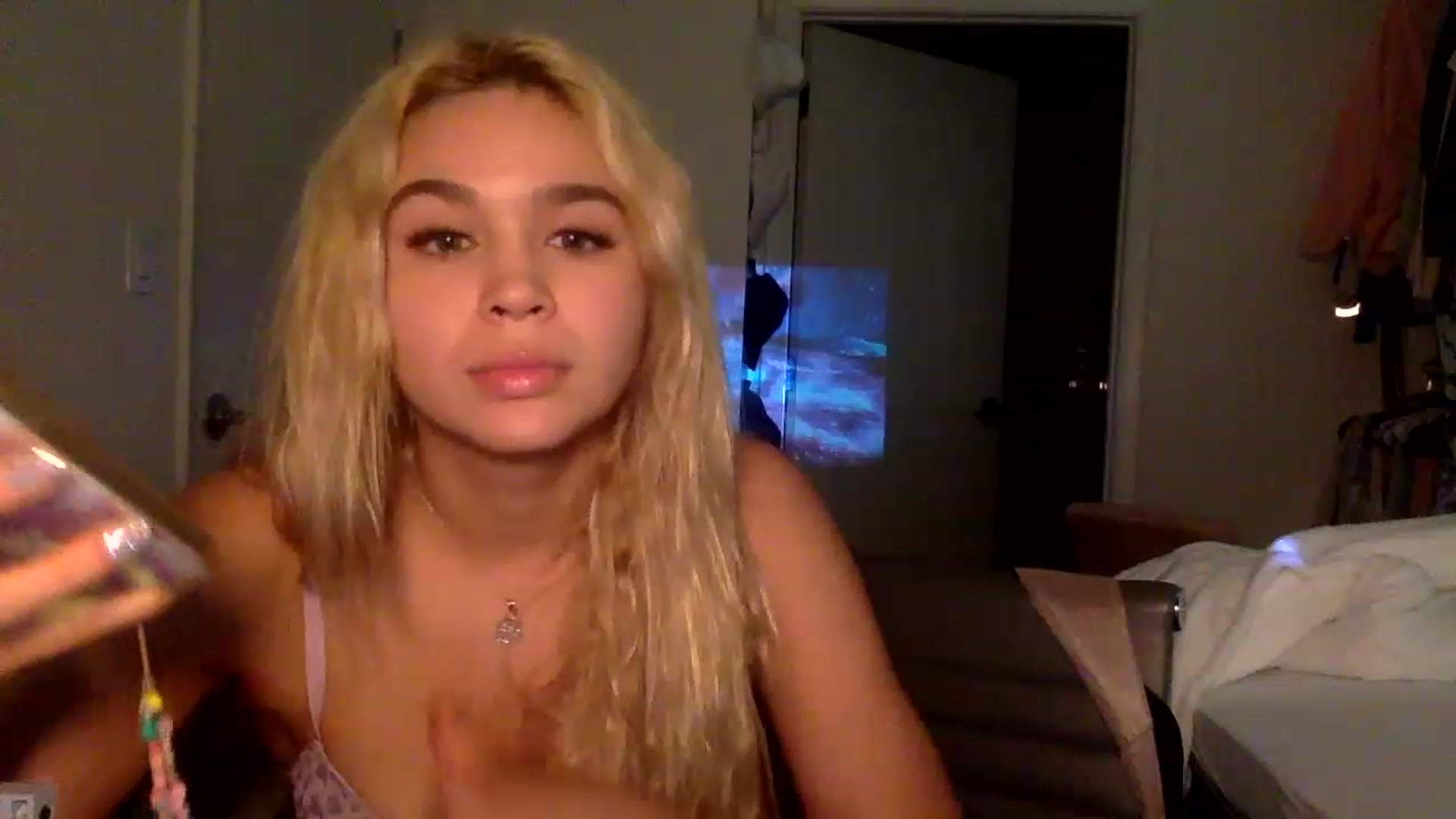 Gallery image thumbnail from sincerelypeny's myfreecams stream on, 01/07/2023, 09:17 image 6 of 20
