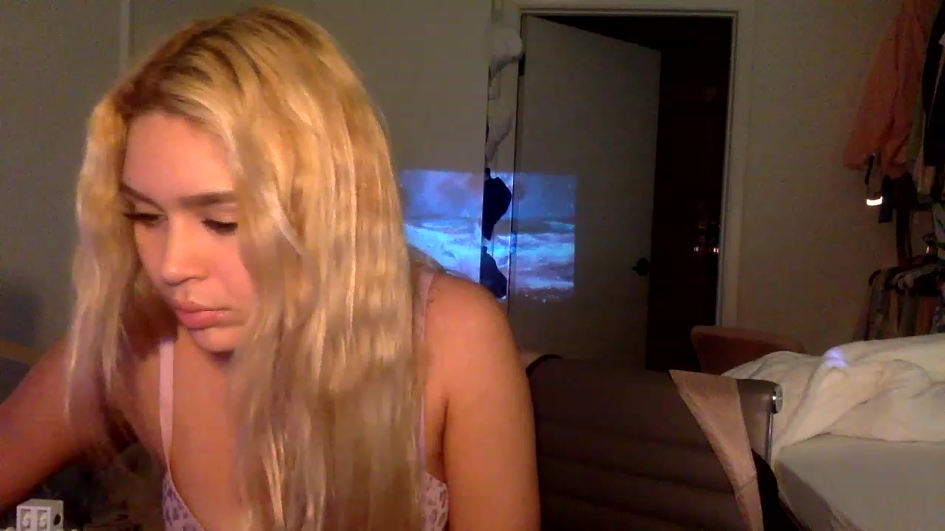 Gallery image thumbnail from sincerelypeny's myfreecams stream on, 01/07/2023, 09:17 image 1 of 20