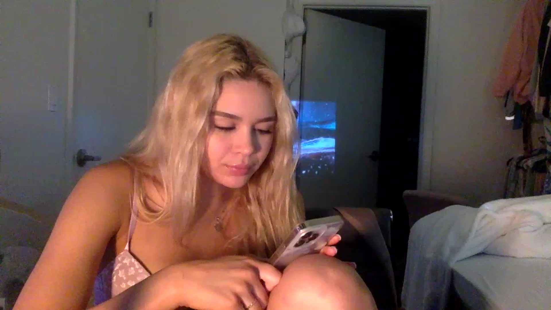 Gallery image thumbnail from sincerelypeny's myfreecams stream on, 01/07/2023, 09:17 image 15 of 20
